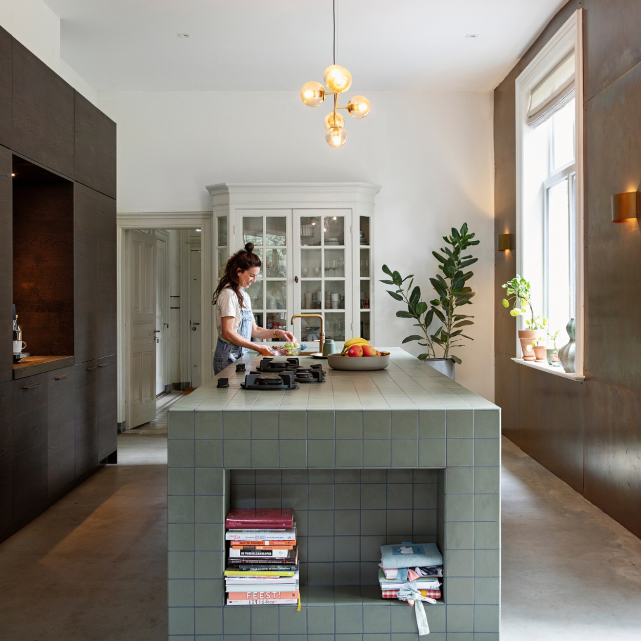 Keuken met groen kookeiland