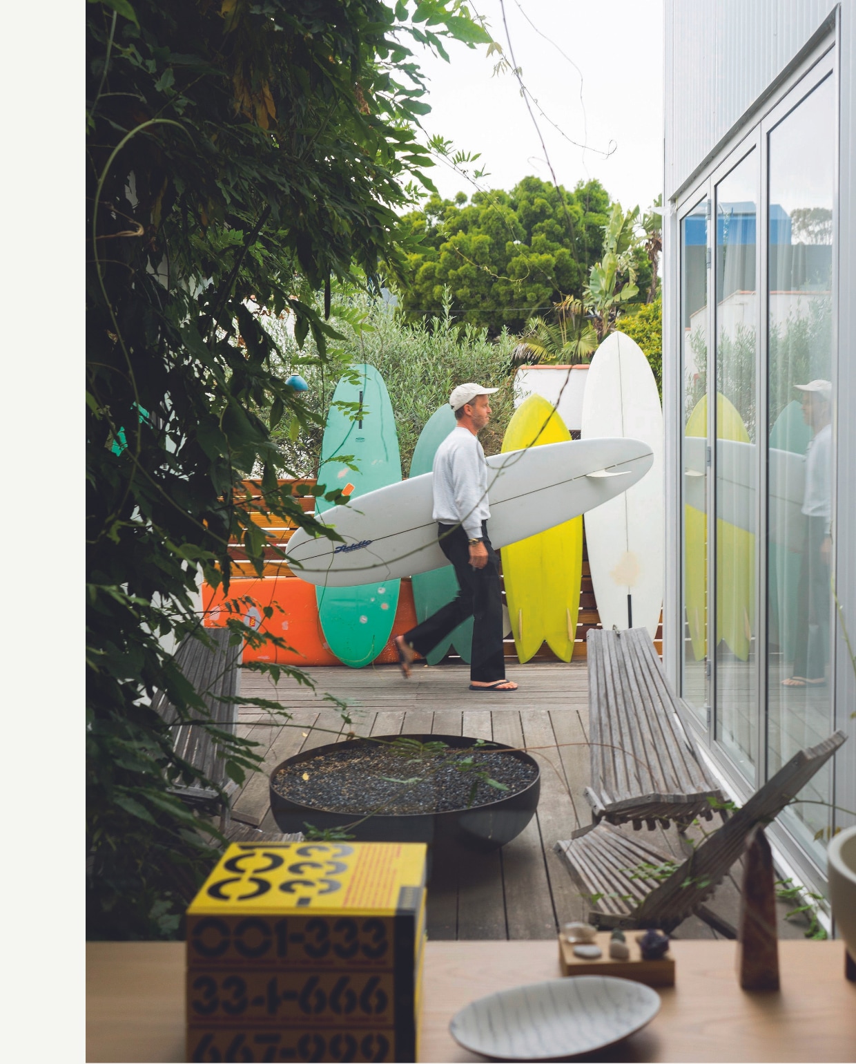Boek Surf Shacks Vol.2,  Gestalten 2020, p 182 Matt Titone Boek Surf Shacks Vol.2,  Gestalten 2020, p 182 Matt Titone