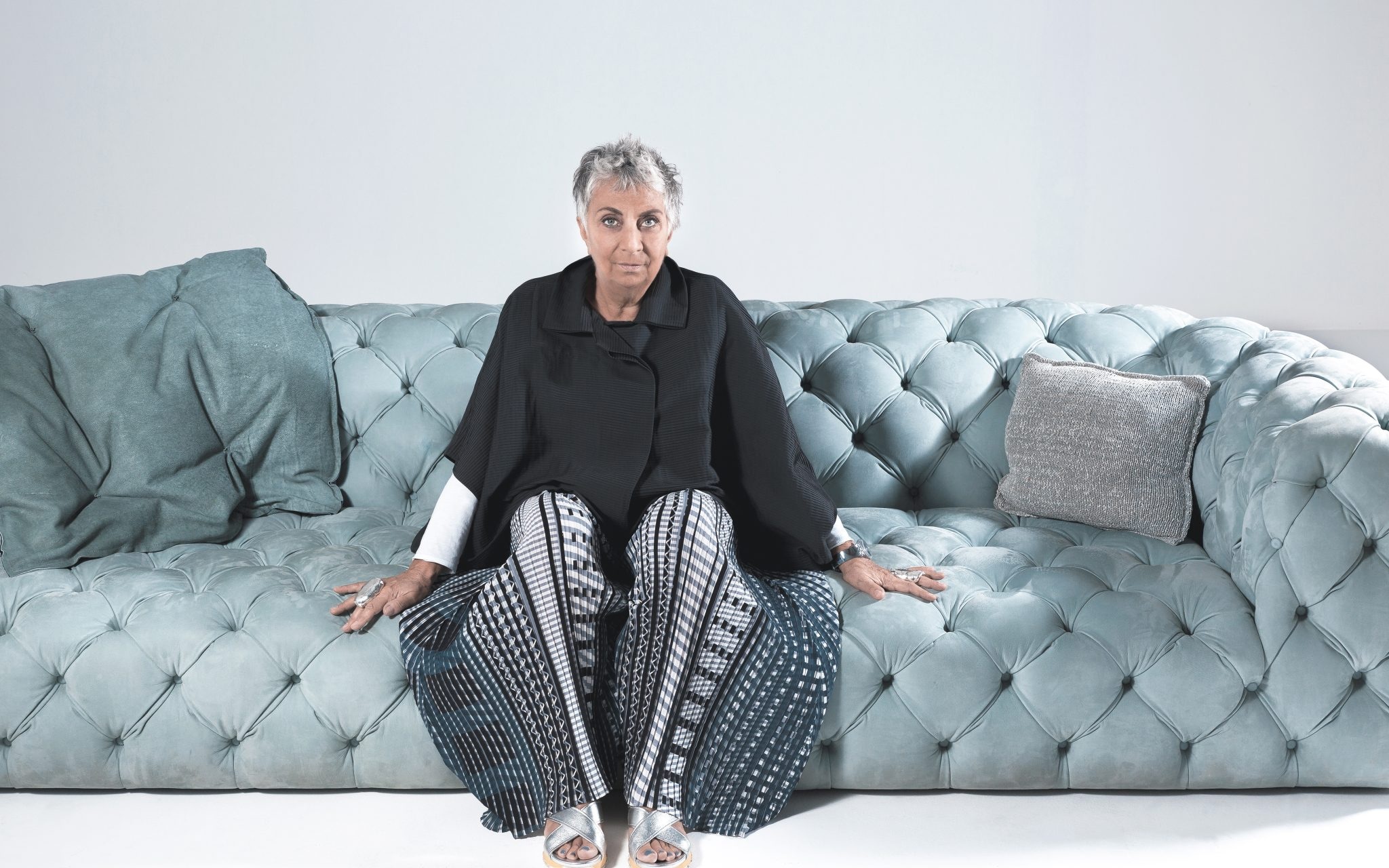 ‘Hoe meer ik heb genoten van het maakproces, hoe waardevoller een ontwerp voor me is’– Paola Navona Interview met topontwerper Paola Navone