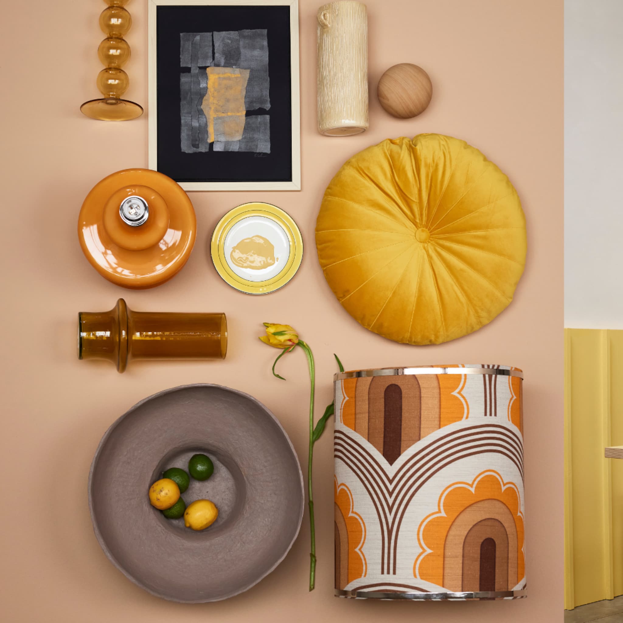Moodboard met gele interieur items