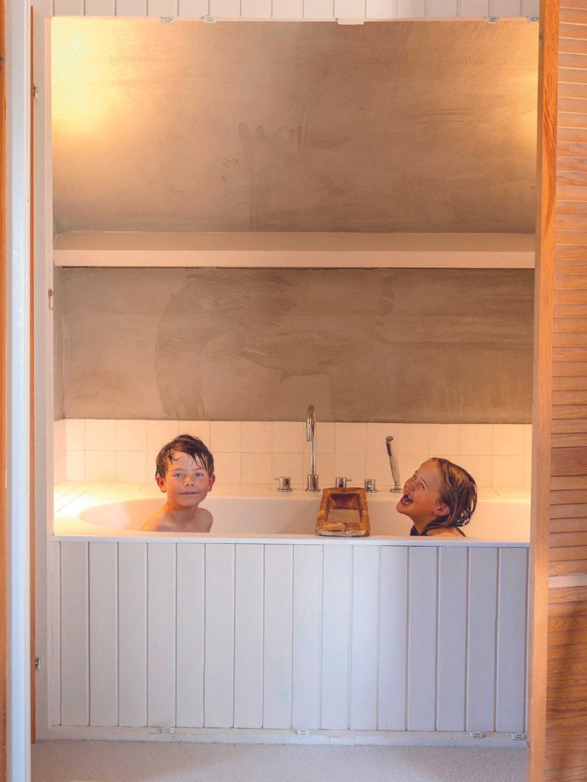 kleine badkamer toch een bad