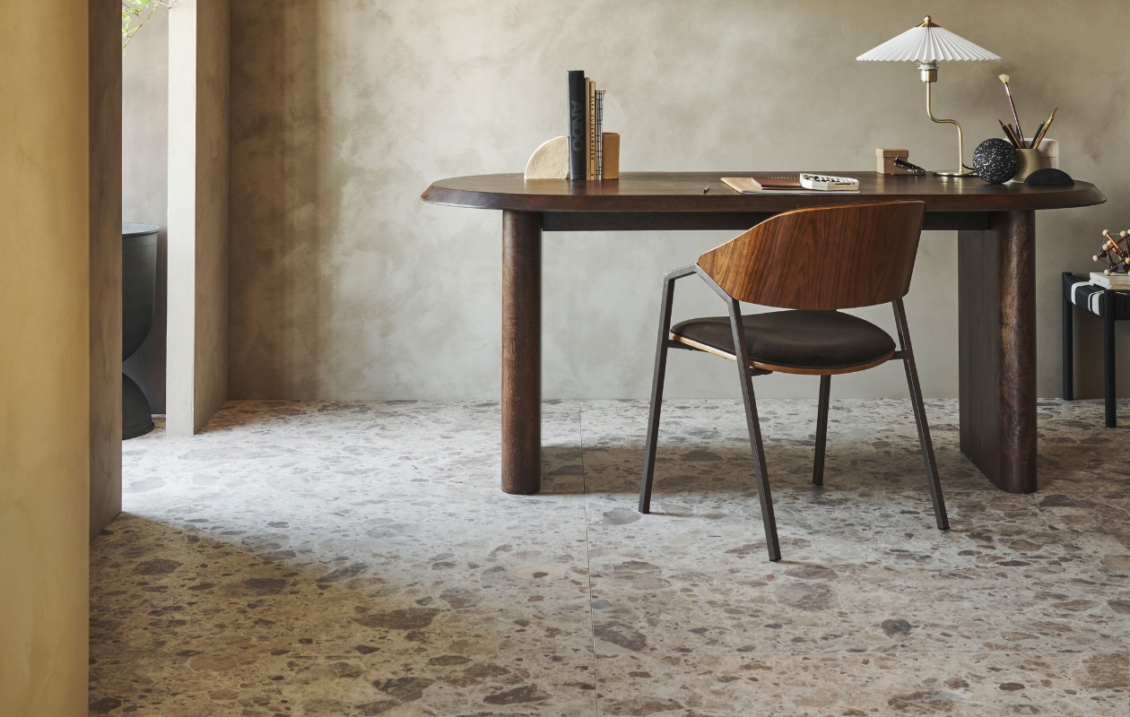 vtwonen collectie binnentegels Composite Sand mat Styling: Sanne Ketelaar, Fotografie: Sjoerd Eickmans