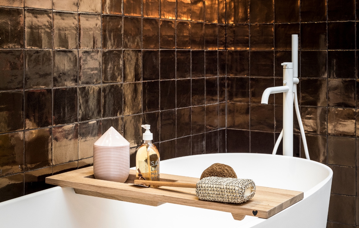 vtwonen collectie binnentegels Villa. Villa Gold Styling: Cleo Scheulderman Fotografie: Sjoerd Eickmans