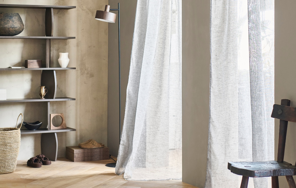 vtwonen collectie raamdecoratie gordijnen kant en klaar.  Gordijn Frost Styling: Sanne Ketelaar Fotografie: Sjoerd Eickmans