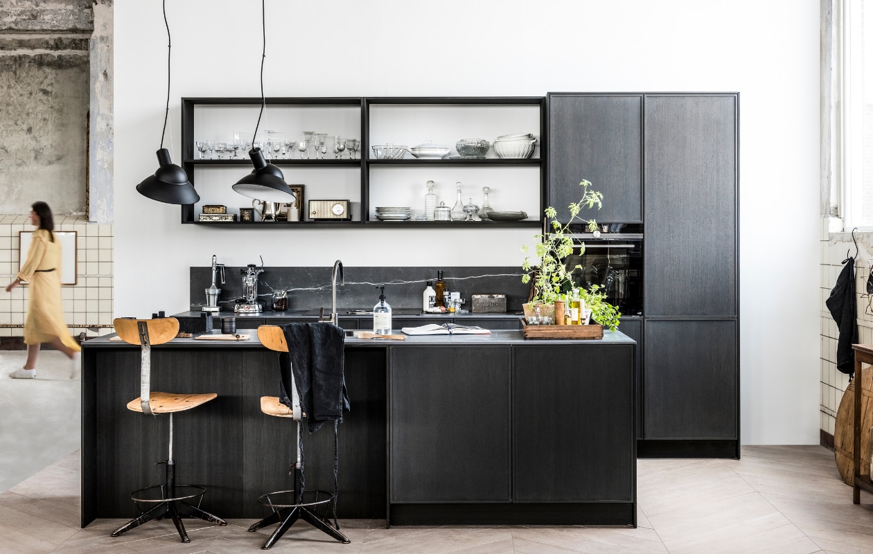 vtwonen collectie keuken Black Styling: Kim van Rossenberg Fotografie: Sjoerd Eickmans