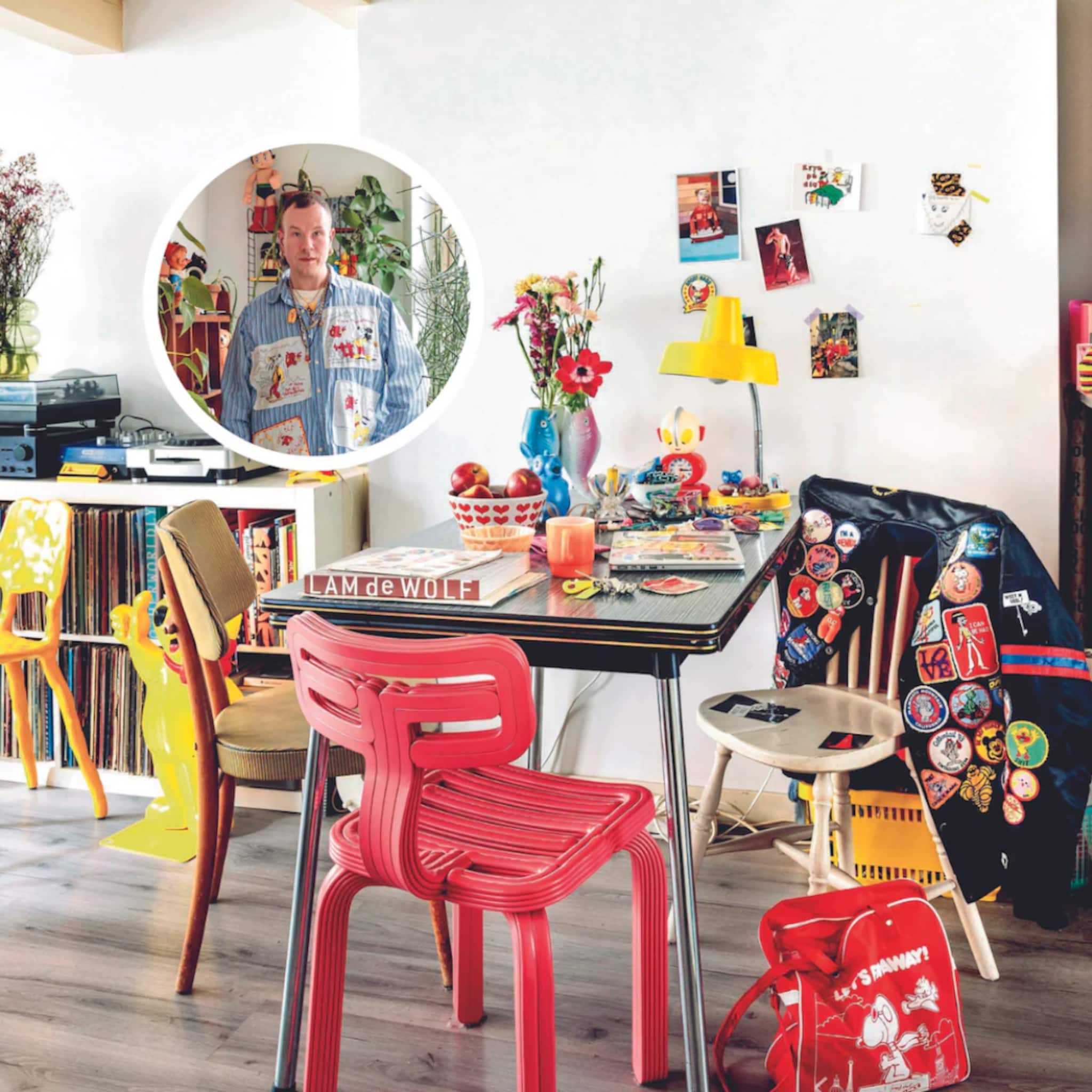 Kleurrijke eetkamer met funky meubels