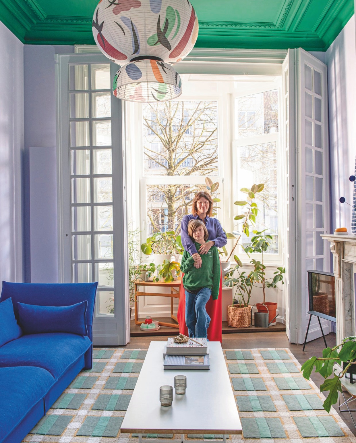Bewoners van het herenhuis in Brussel vtwonen 09-2024 | styling Jeske Weel | fotografie Caroline Coehorst