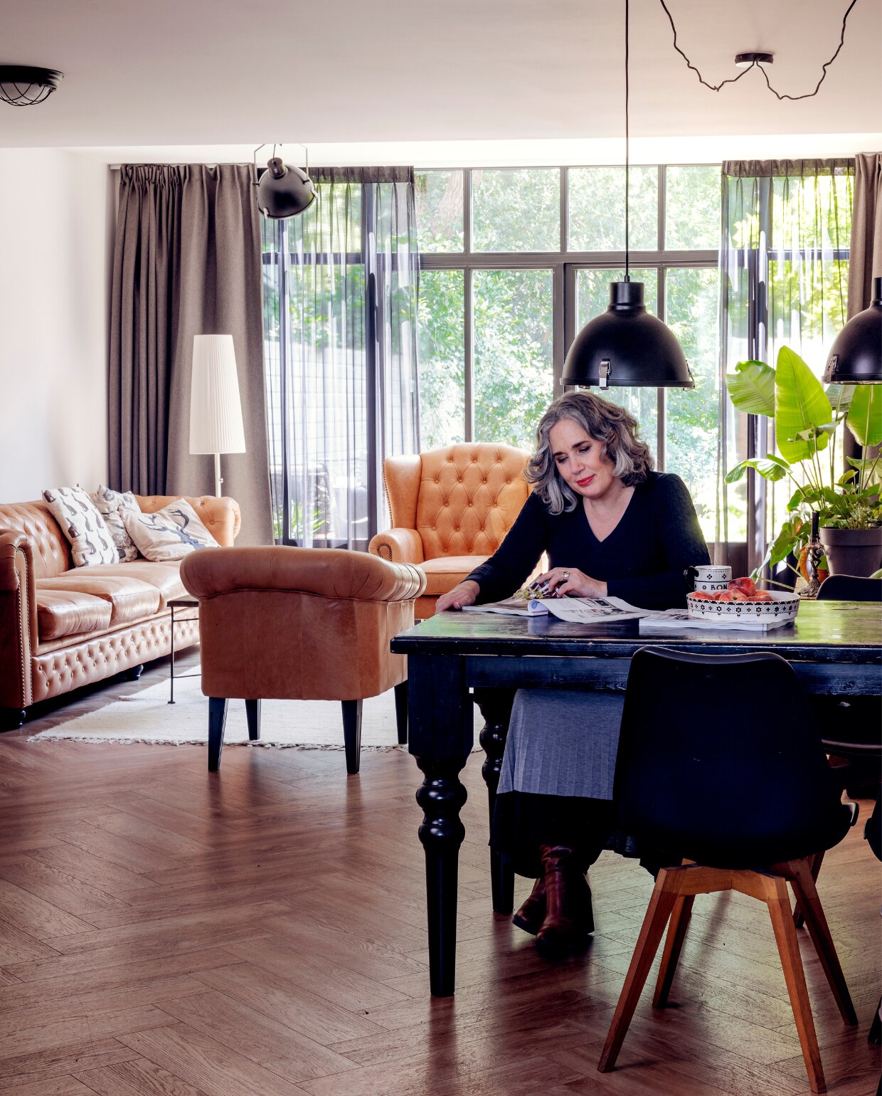 Andrea Hollebeek, Industriële woonkamer vtwonen 10-2024 | fotografie Ernie Enkelaar