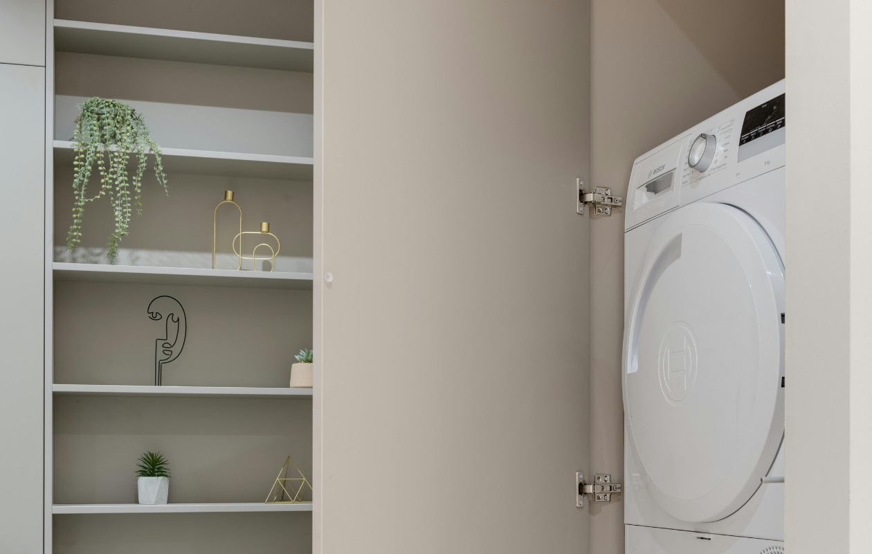 Wasmachine in kast, Overige onbekend pexels.com, fotograaf Max Vakhtbovycn