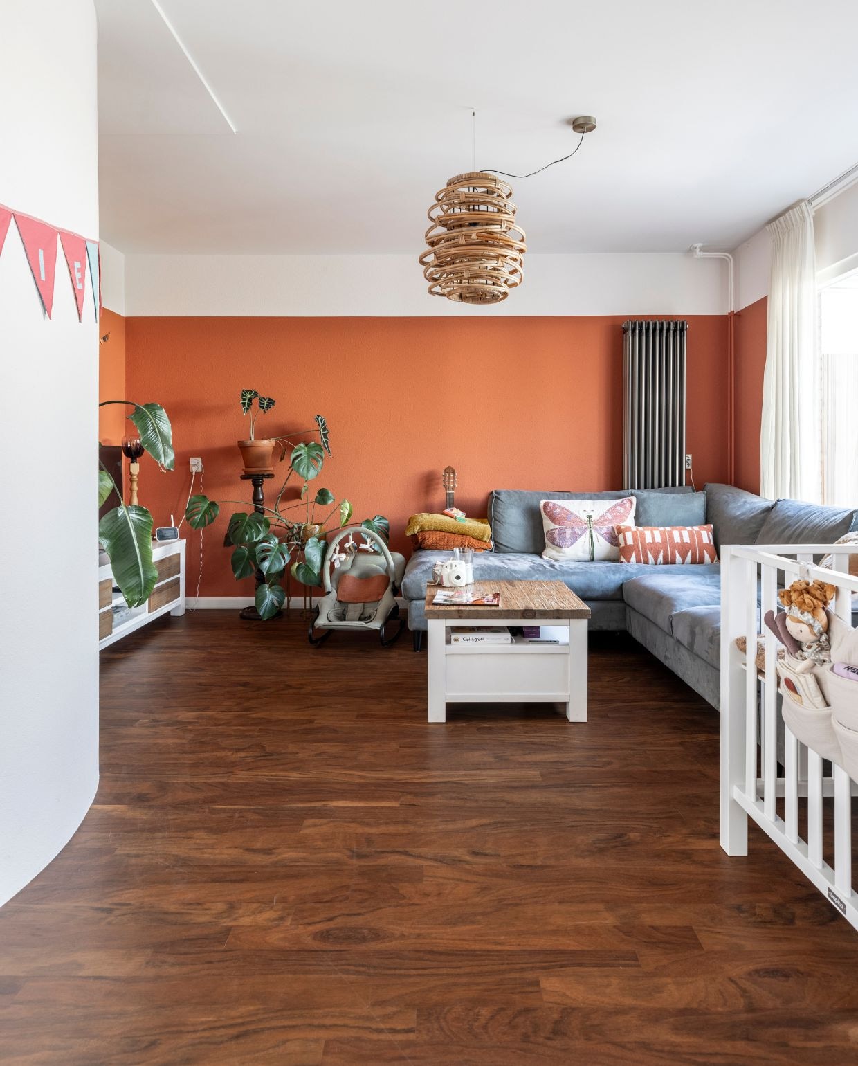 Weer verliefd op je huis aflevering 1 seizoen 21 (2024), Frans in Terheijden, oude zithoek Weer verliefd op je huis aflevering 1 seizoen 21 (2024) | styling Frans Uyterlinde | fotografie Margriet Hoekstra