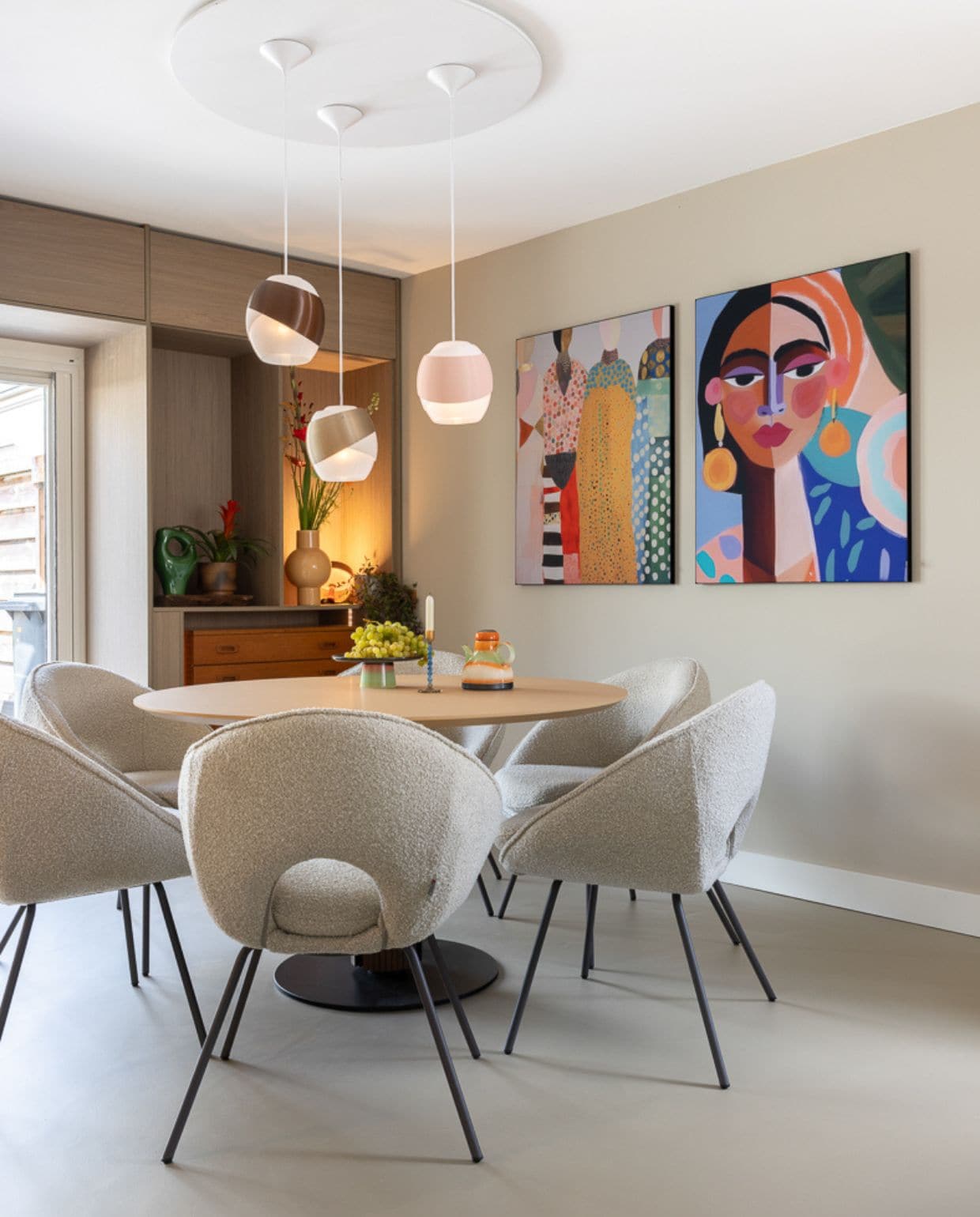 Weer verliefd op je huis aflevering 1 seizoen 21 2024, Frans in Terheijden, eethoek Weer verliefd op je huis aflevering 1 seizoen 21 2024 | styling Frans Uyterlinde | fotografie Margriet Hoekstra