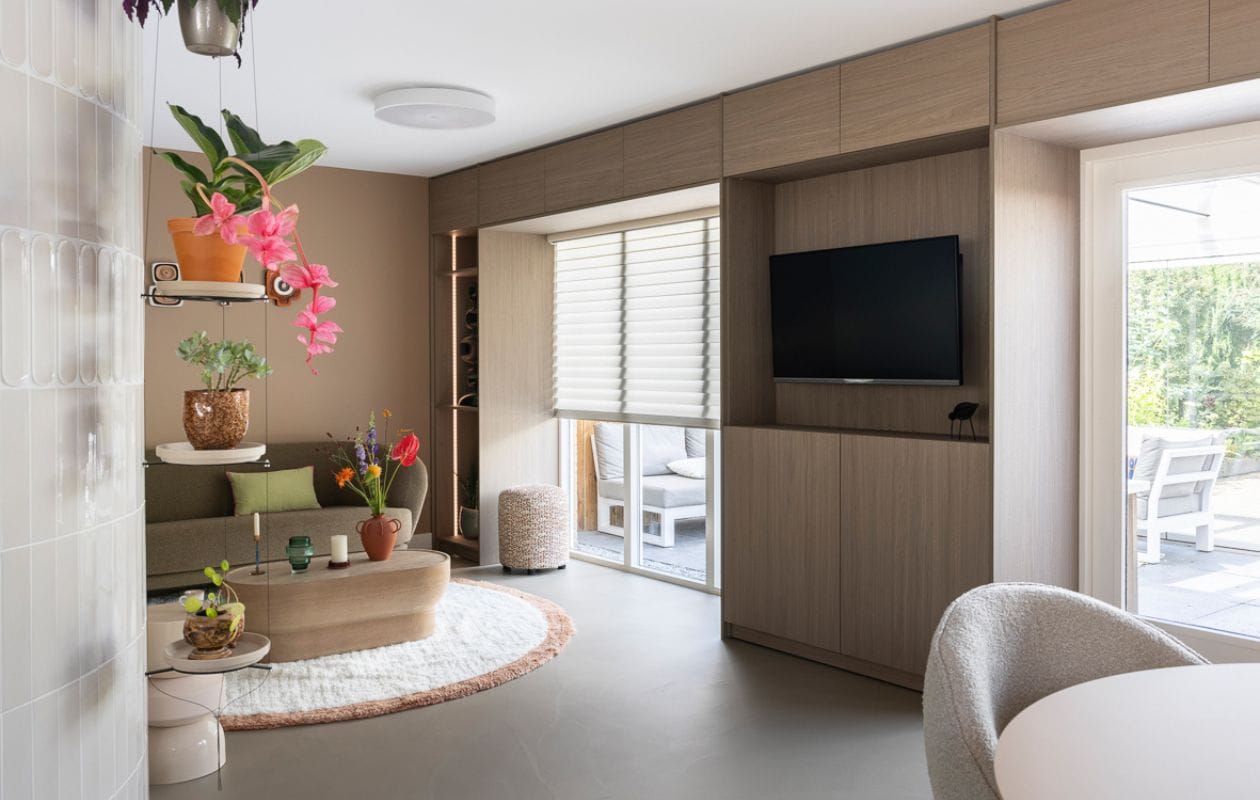 Weer verliefd op je huis aflevering 1 seizoen 21 2024, Frans in Terheijden, tv-kast Weer verliefd op je huis aflevering 1 seizoen 21 2024 | styling Frans Uyterlinde | fotografie Margriet Hoekstra
