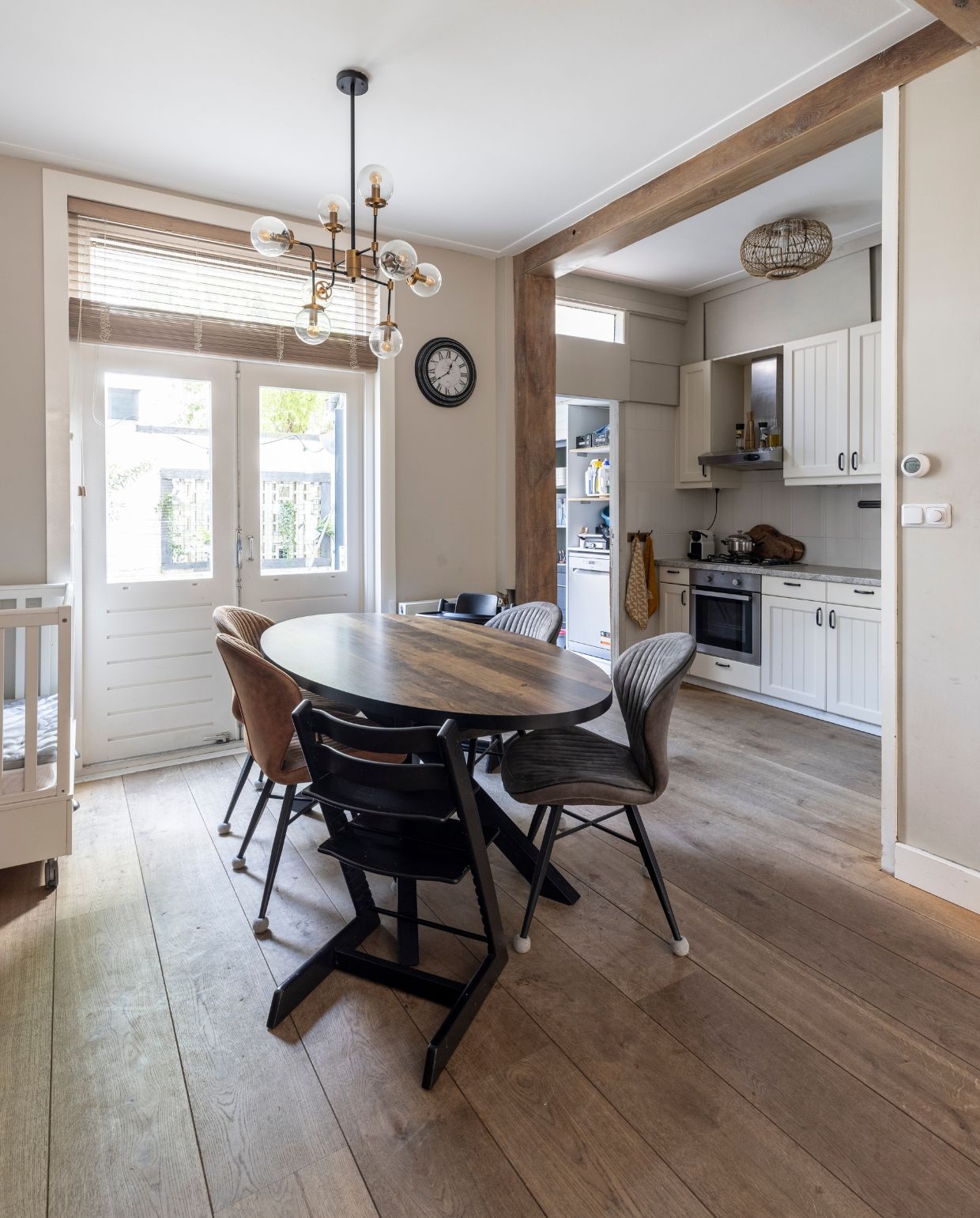 Weer verliefd op je huis aflevering 2 seizoen 21 2024, Kelly in Haarlem, oude eethoek Weer verliefd op je huis aflevering 2 seizoen 21 2024 | styling Kelly van Gendt | fotografie Sonja Velda
