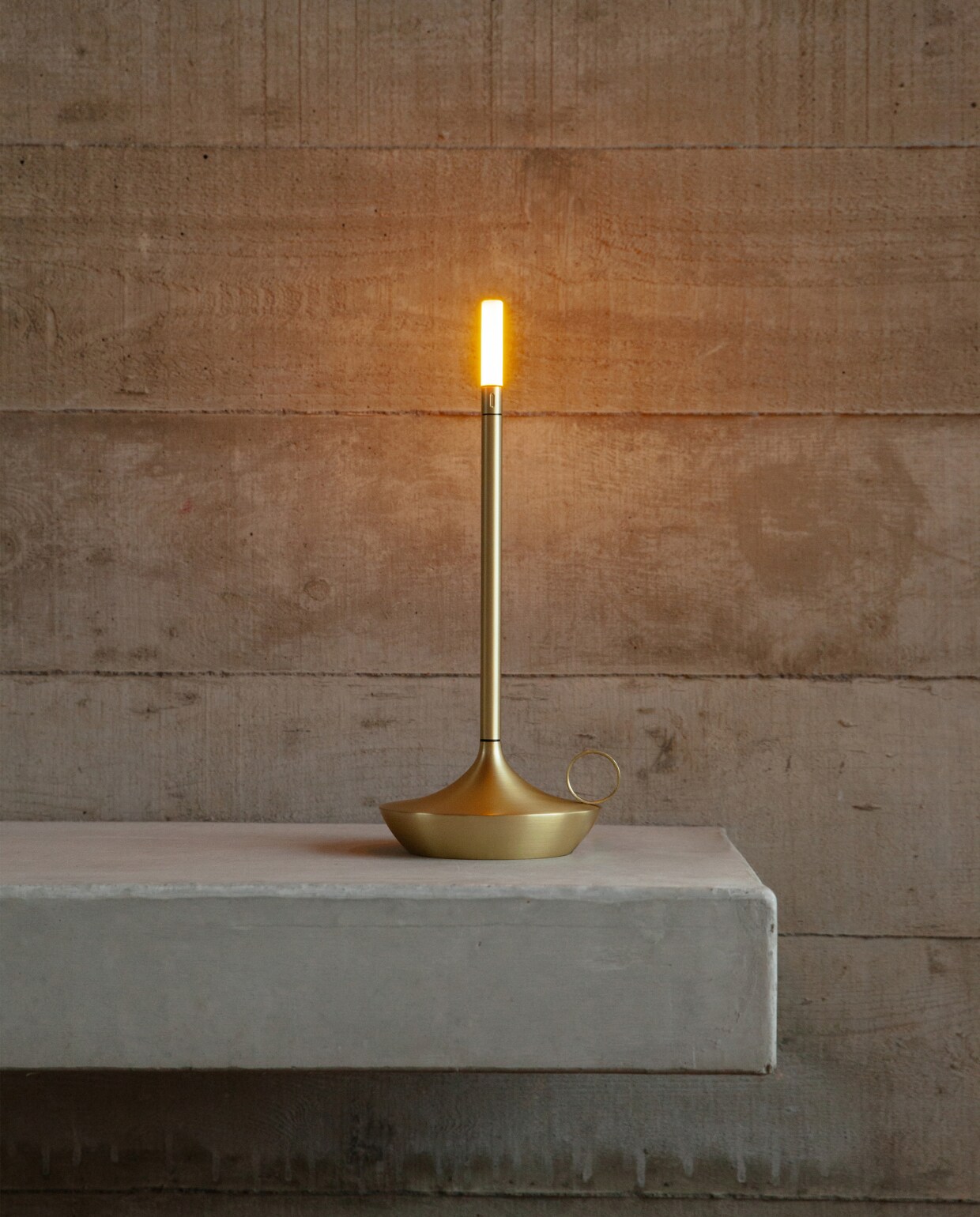 Wick 26x12 cm € 149,-. • graypants.com vtwonen 03-2021 | beeld Graypants