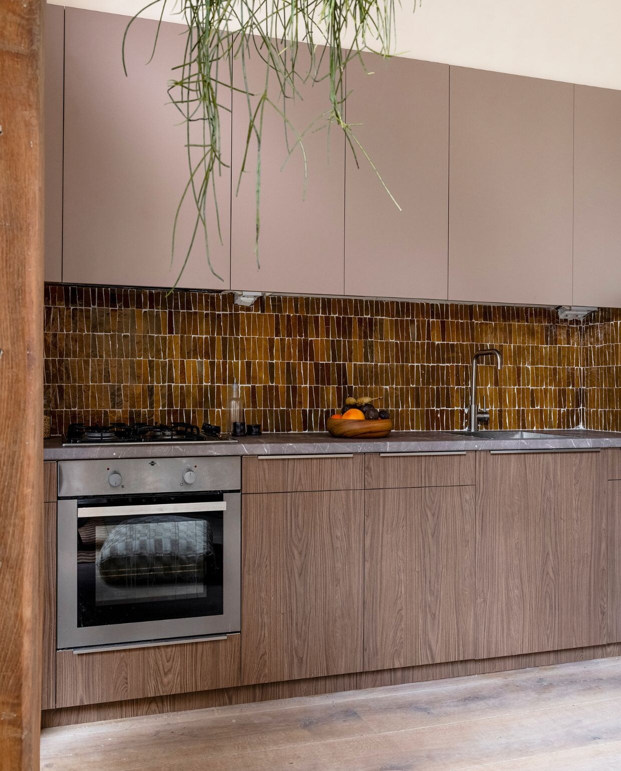 Weer verliefd op je huis aflevering 2 seizoen 21 2024, Kelly in Haarlem, keuken Weer verliefd op je huis aflevering 2 seizoen 21 2024 | styling Kelly van Gendt | fotografie Sonja Velda