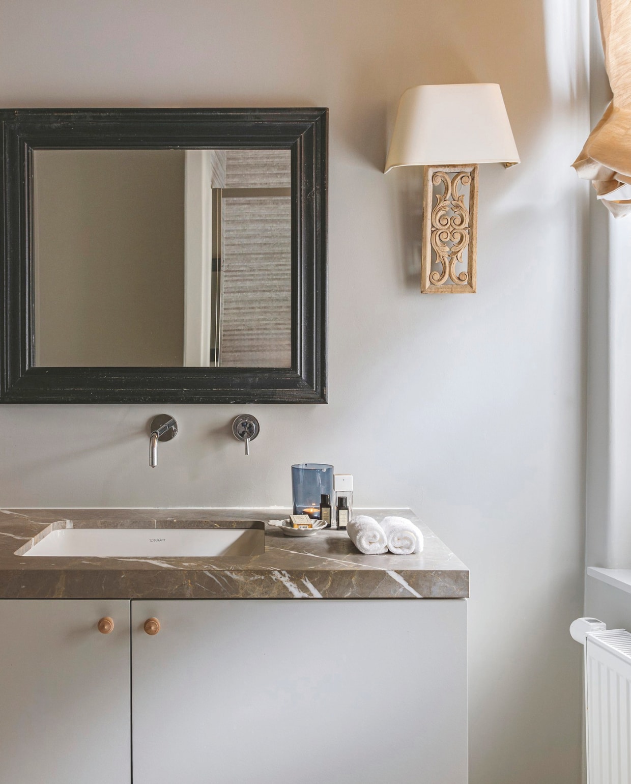 Voor de totaalrenovatie namen Marie en Rik de firma SYBO uit Brugge in de arm. Deze firma is gespecialiseerd in doordachte en creatieve renovaties. vtwonen landelijk 06-2024 | fotografie Claude Smekens