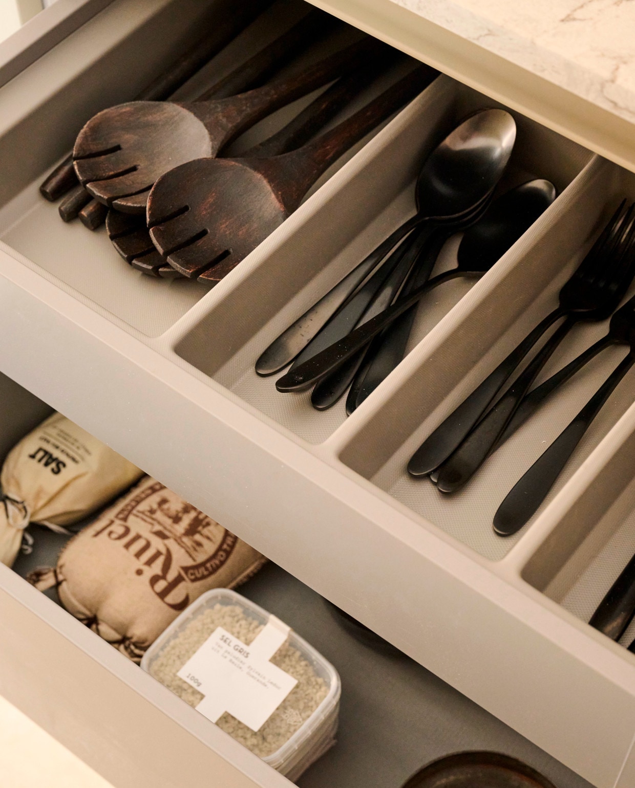 materialen match zo betrek je de keuken bij de rest van je interieur