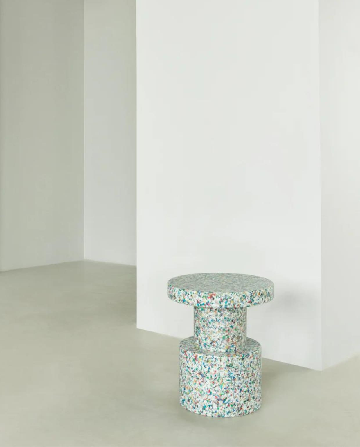 Beeld normann copenhagen, bit stool wit, kruk, bijzettafel Normann Copenhagen