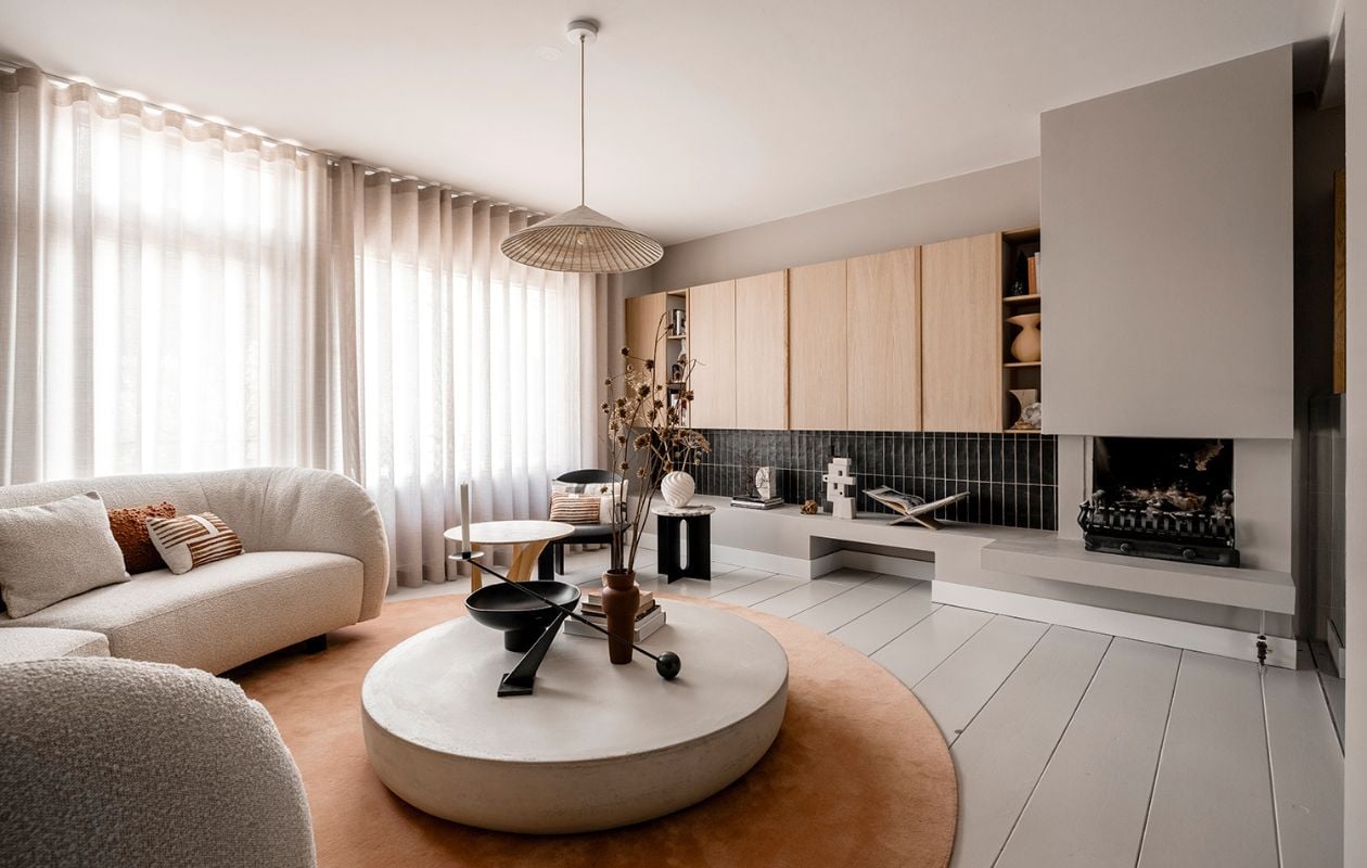 Weer verliefd op je huis aflevering 4 seizoen 21 2024, Liza in Muiden, zitkamer Weer verliefd op je huis aflevering 4 seizoen 21 2024 | styling Liza Wassenaar | fotografie Sonja Velda