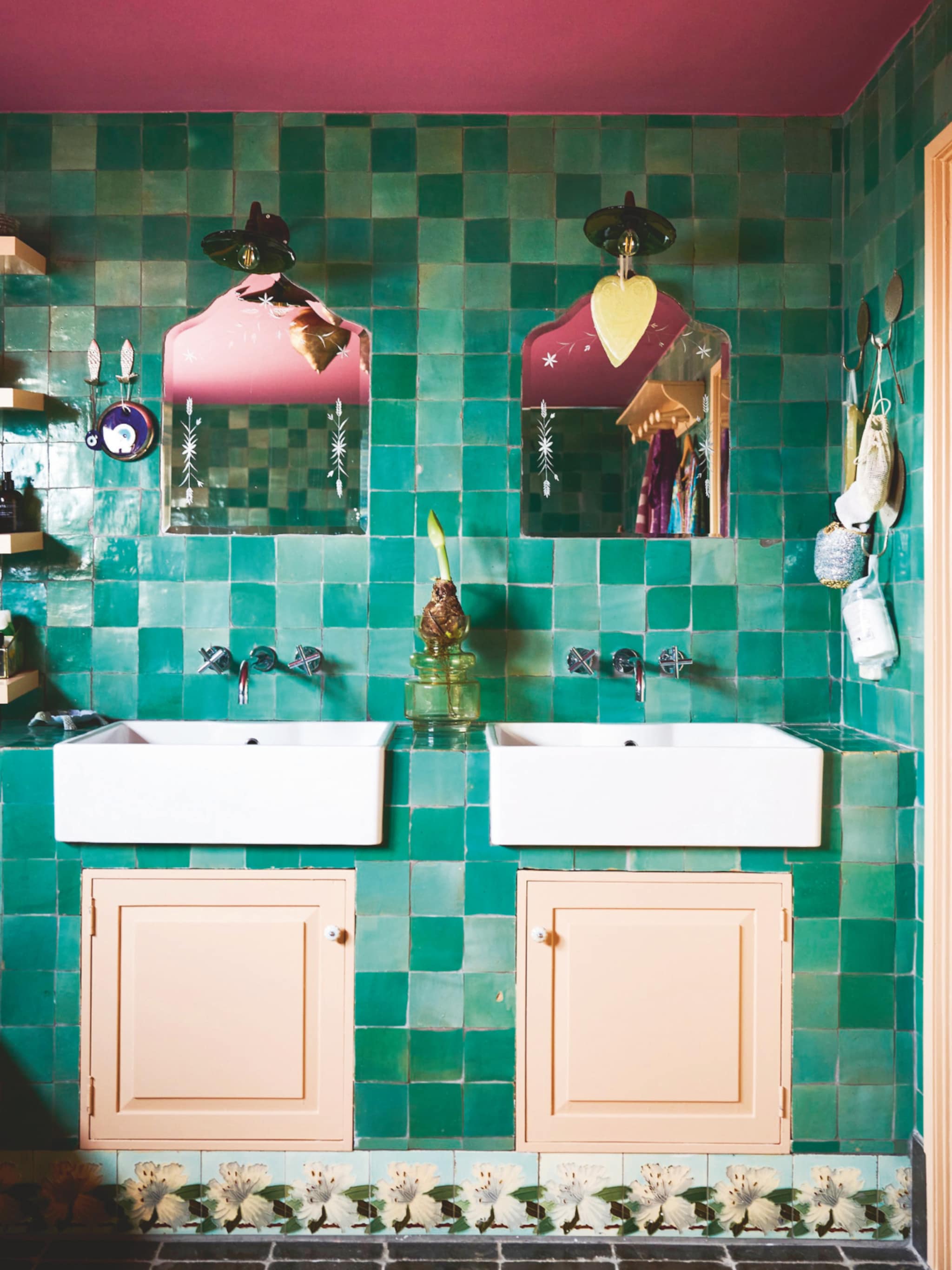 style maximalisme in de badkamer