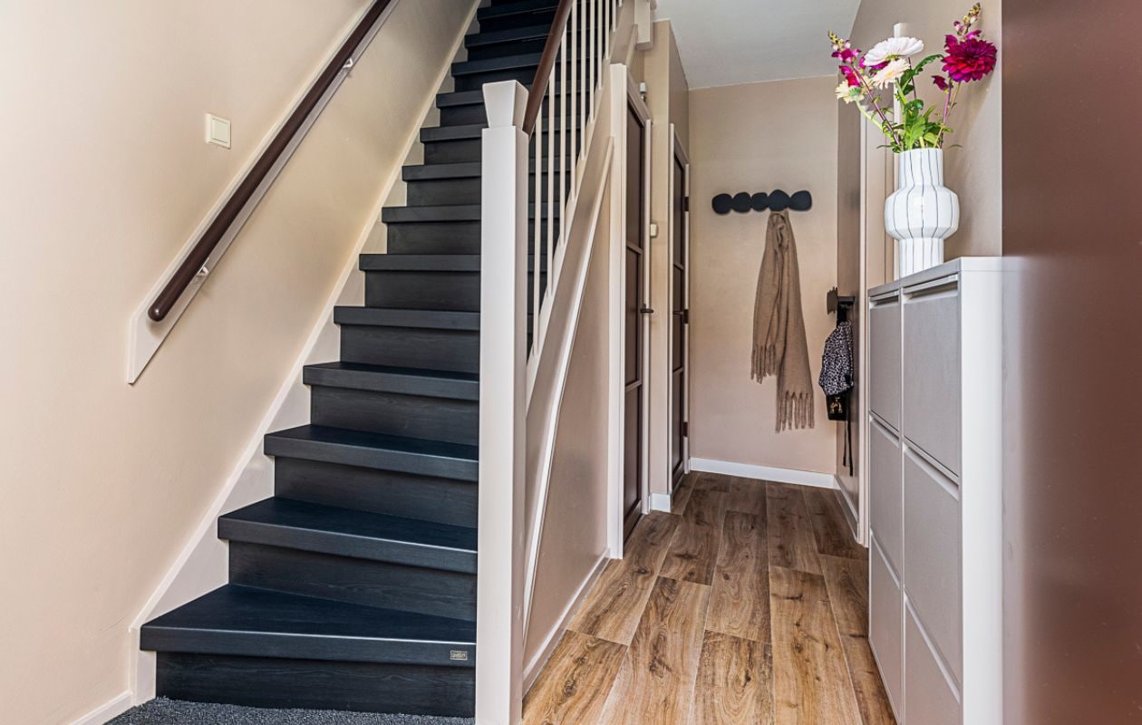 Weer verliefd op je huis aflevering 6 seizoen 21 2024, Eva in Amersfoort, hal Weer verliefd op je huis aflevering 6 seizoen 21 2024 | styling Eva van de Ven | fotografie Margriet Hoekstra