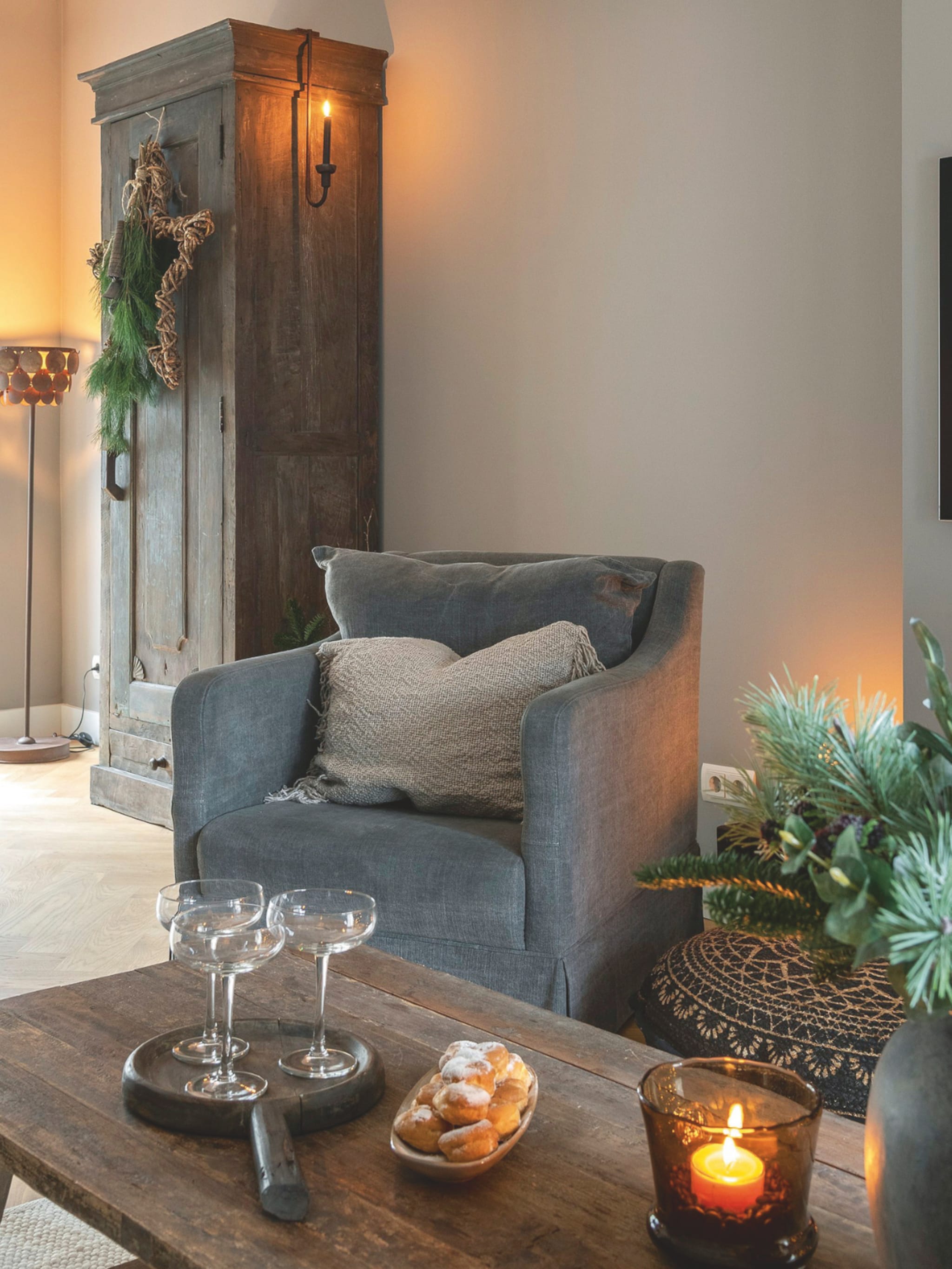 binnenkijken in zeeuws huisje vol kerstsfeer