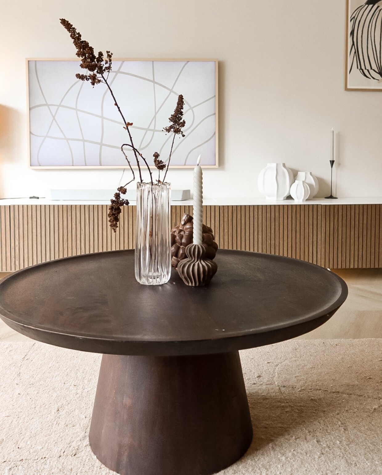 Mangohouten salontafel Coffee a gogo van vtwonen, 90x40 cm (Øxh) € 499,- (vtwonen.nl/shop) Judith Sturm-Huls