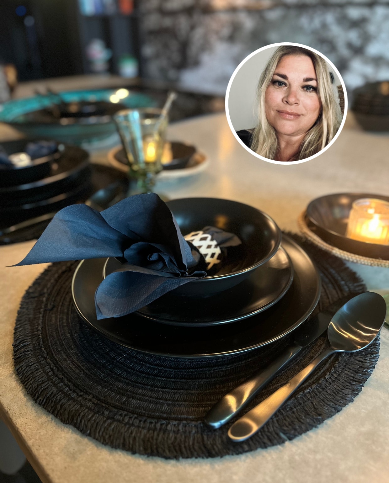 Serviesset mat zwart van vtwonen, 16-delig € 109,- en bestekset van vtwonen, 18-delig € 89,- (vtwonen.nl/shop). Liesbeth Visschedijk