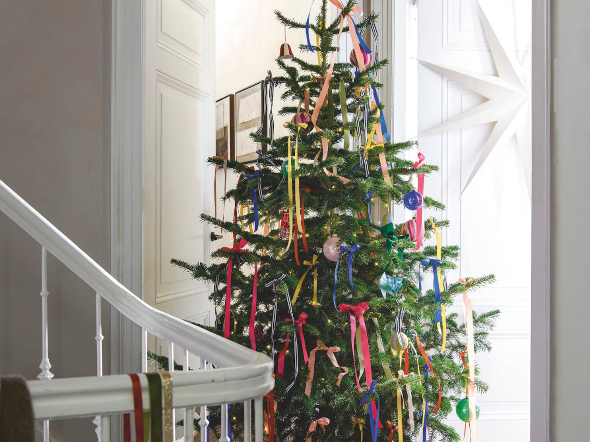 zo versier je de kerstboom budgetproof