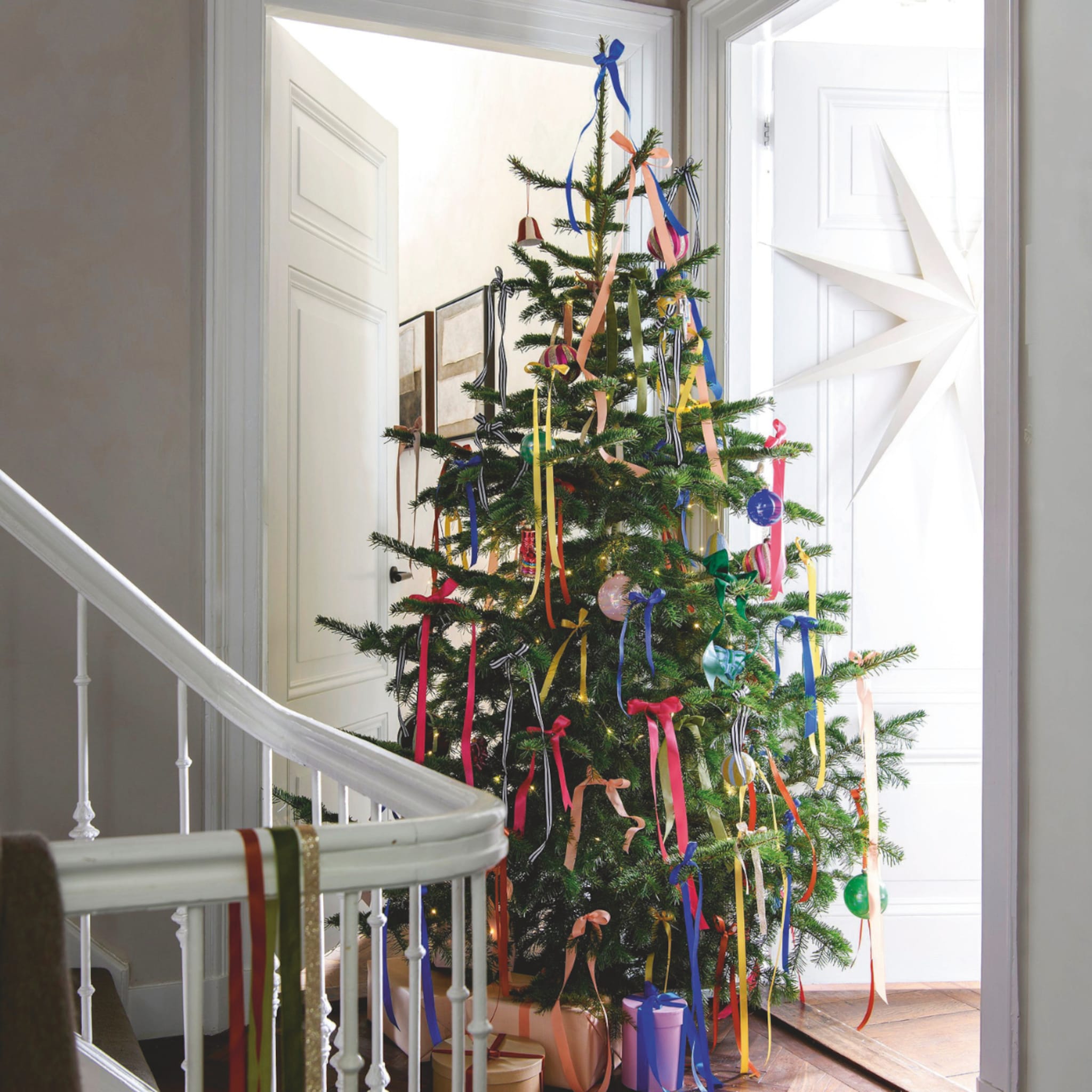 zo versier je de kerstboom budgetproof