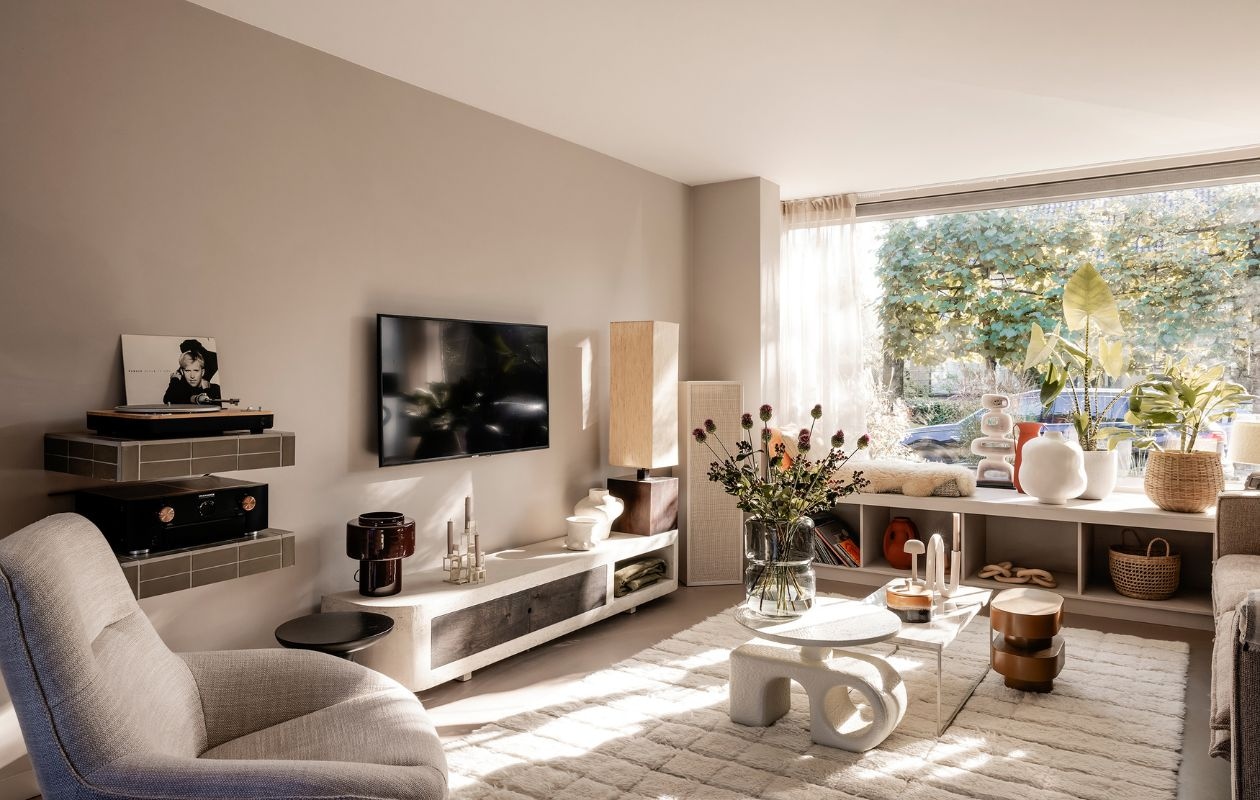 Weer verliefd op je huis aflevering 8 seizoen 21 2024, Fietje in De Meern, zitkamer Weer verliefd op je huis aflevering 8 seizoen 21 2024 | styling Fietje Bruijn | fotografie Sonja Velda