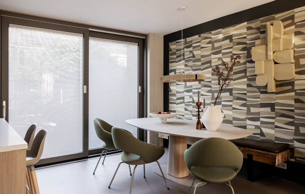 Weer verliefd op je huis aflevering 8 seizoen 21 2024, Fietje in De Meern, eethoek Weer verliefd op je huis aflevering 8 seizoen 21 2024 | styling Fietje Bruijn | fotografie Sonja Velda