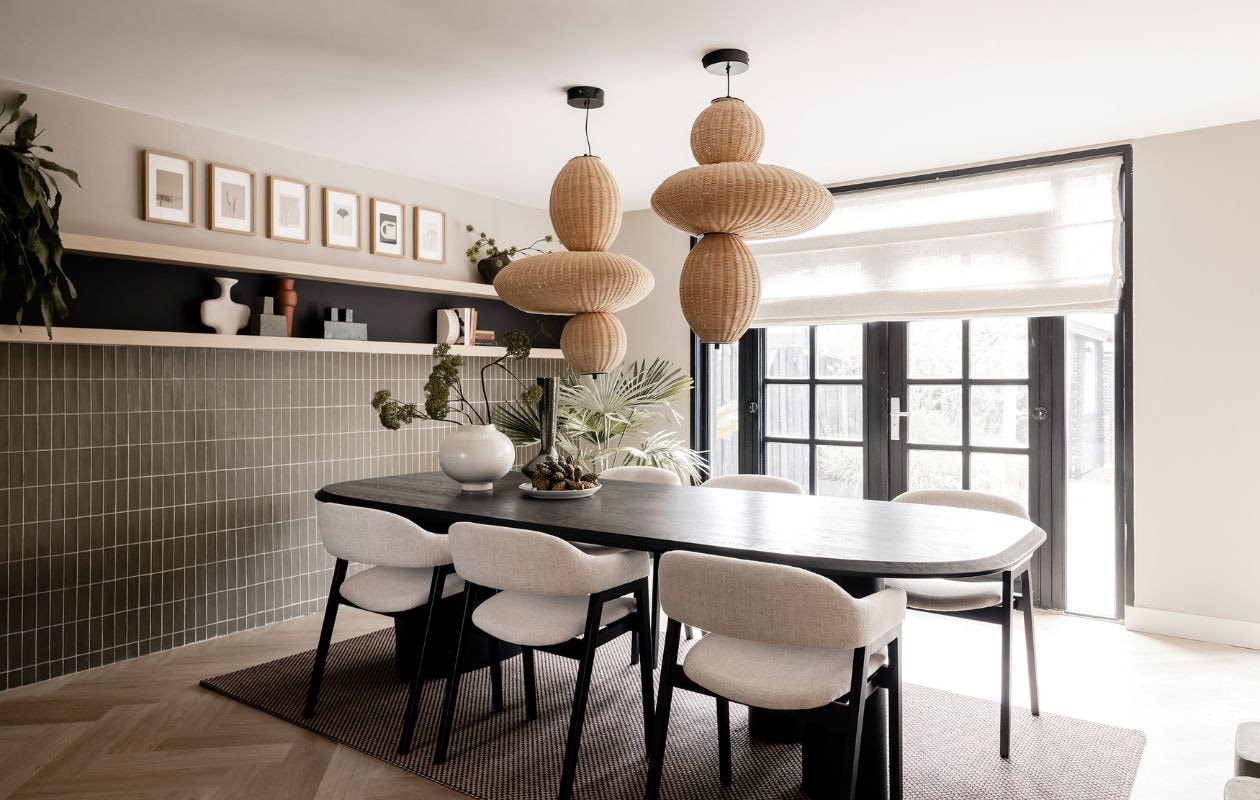 Weer verliefd op je huis aflevering 9 seizoen 21 2024, Liza in Gorinchem, eethoek Weer verliefd op je huis aflevering 9 seizoen 21 2024 | styling Liza Wassenaar | fotografie Sonja Velda