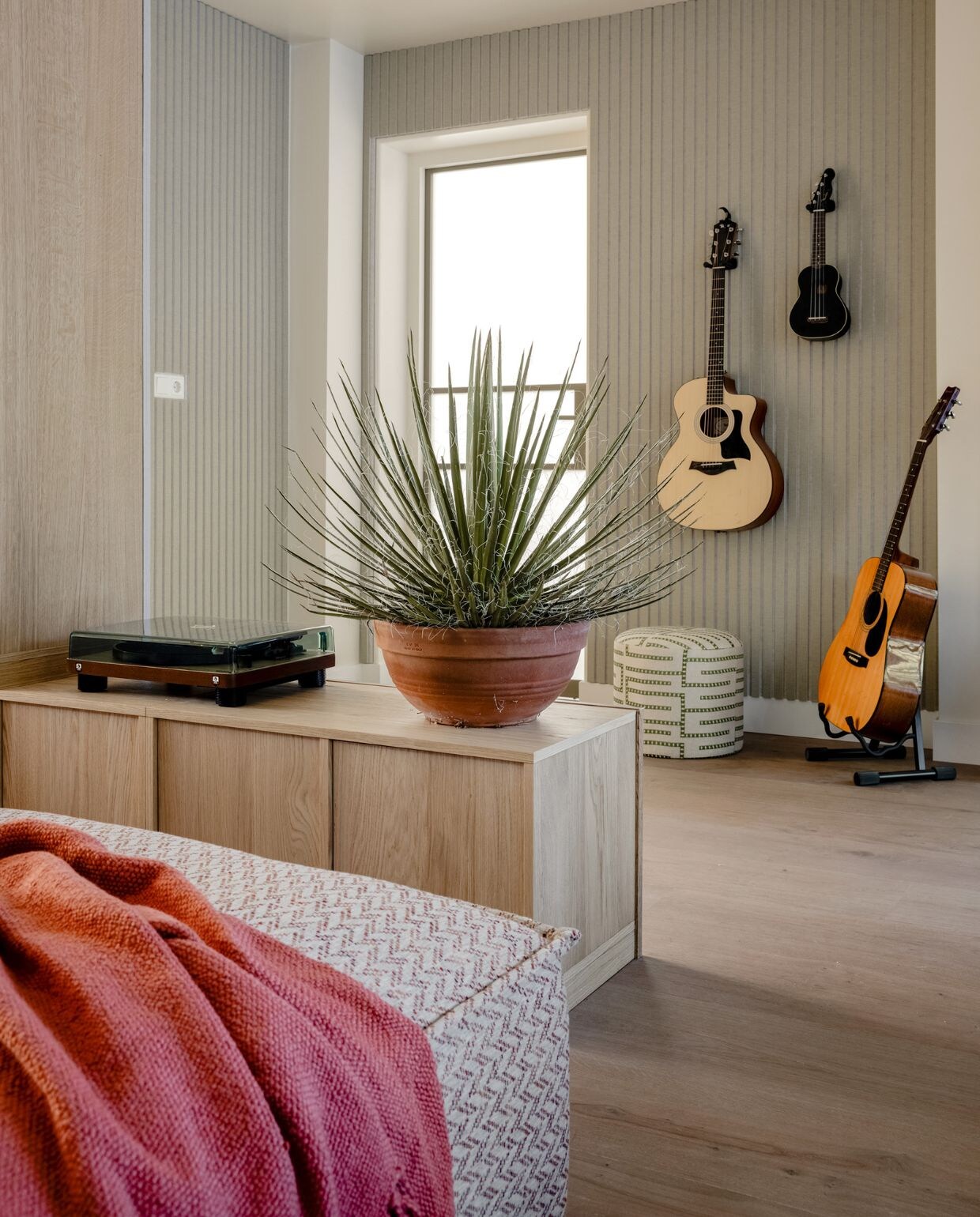 Weer verliefd op je huis aflevering 10 seizoen 21 2024, Kelly in Hilversum Weer verliefd op je huis aflevering 10 seizoen 21 2024 | styling Kelly van Gendt | fotografie Sonja Velda