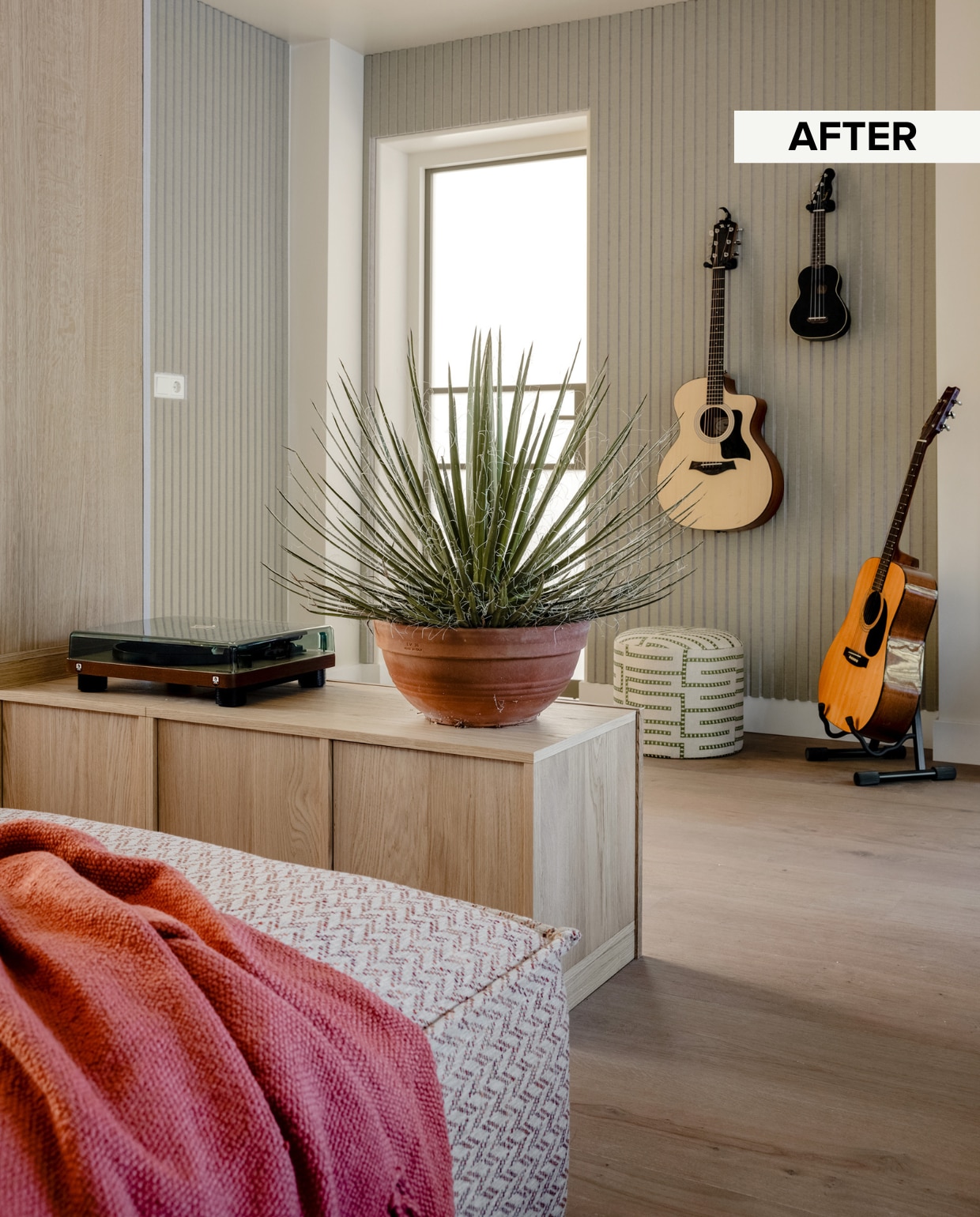 Weer verliefd op je huis aflevering 10 seizoen 21 2024, Kelly in Hilversum, muziekhoek Weer verliefd op je huis aflevering 10 seizoen 21 2024 | styling Kelly van Gendt | fotografie Sonja Velda