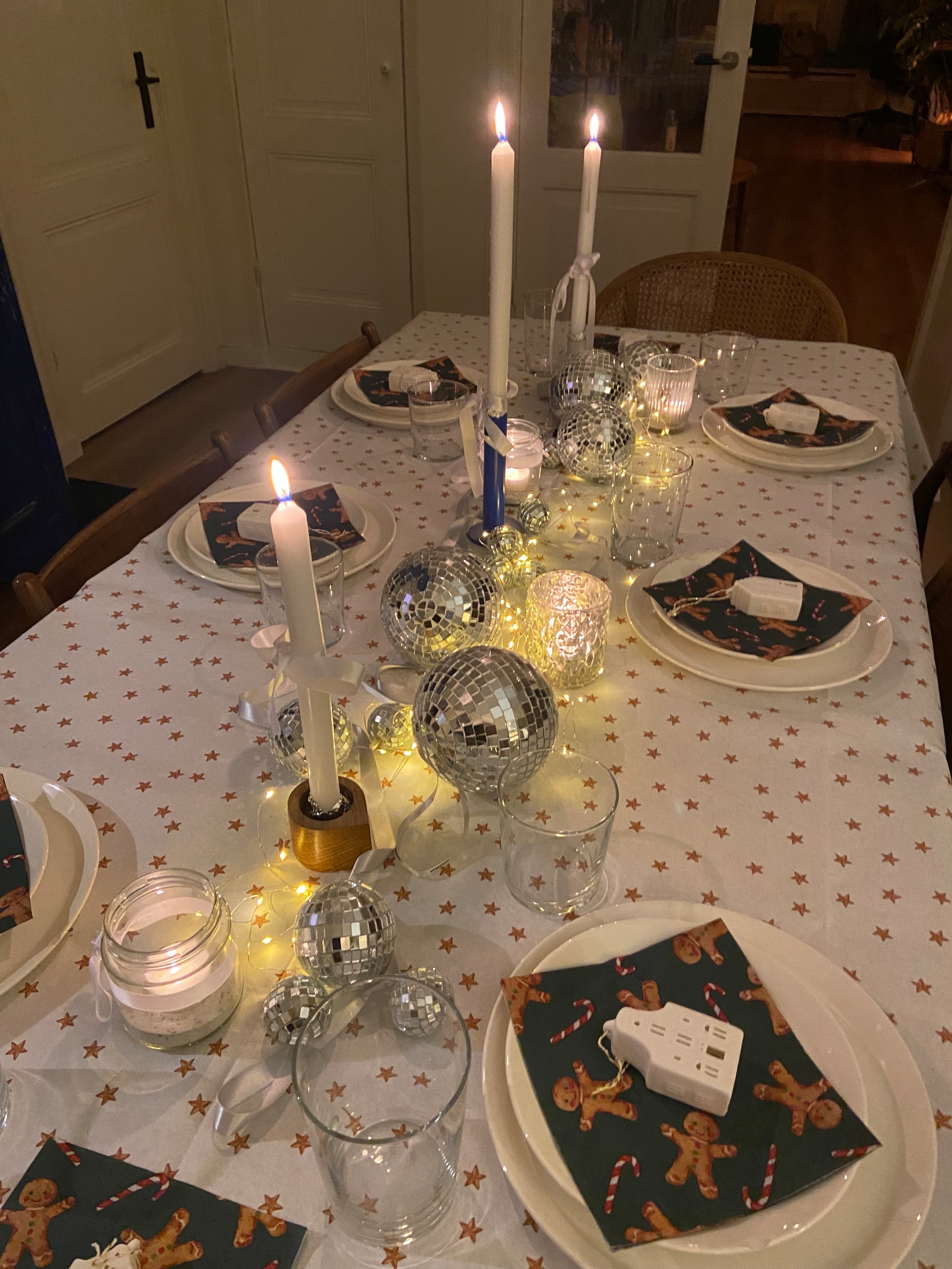 Zo viert de vtwonen-redactie kerst: het kerstdiner van Anna Anna van der Heijden