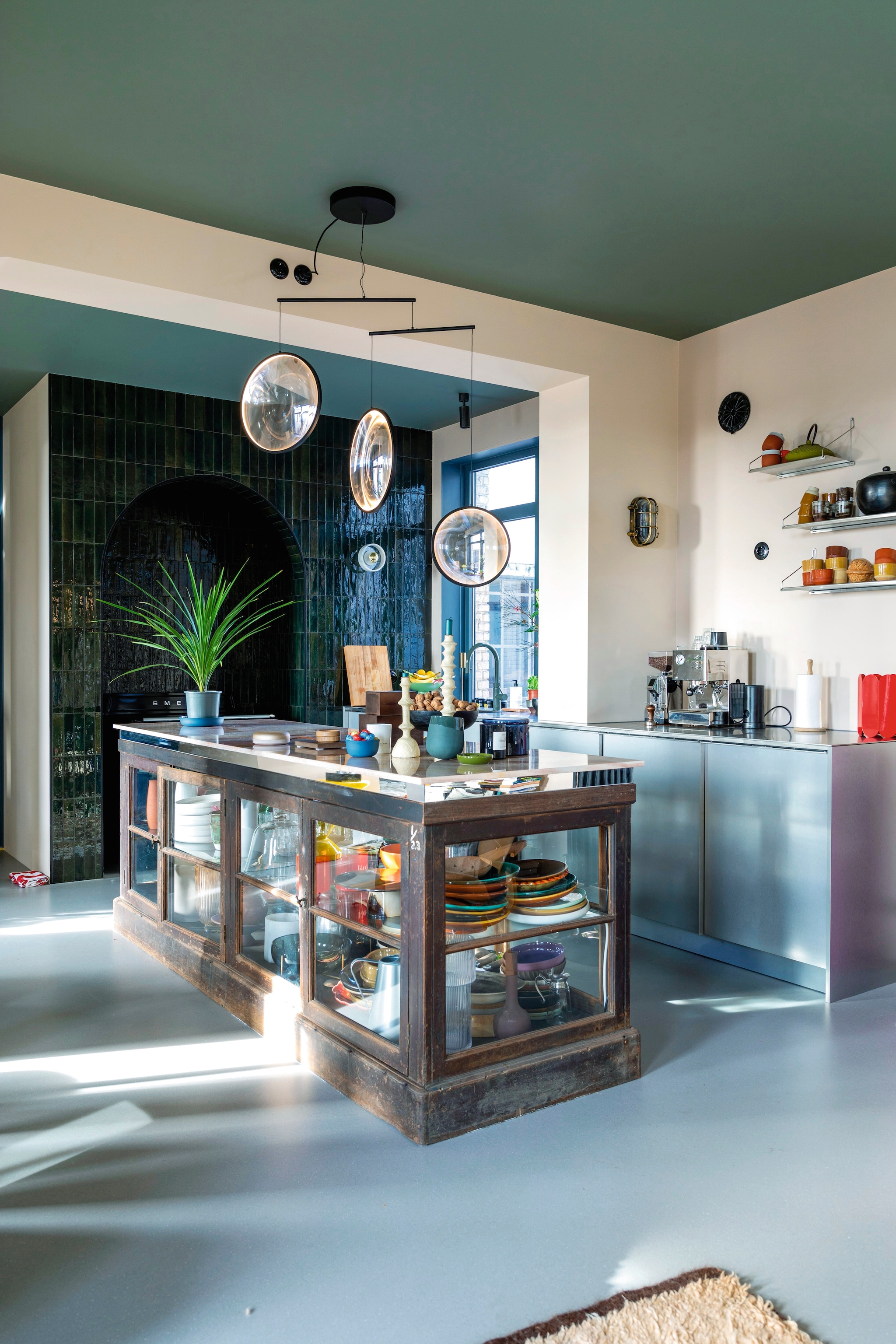Durf met interieurstylist Theo-Bert Pot in het thema van vtwonen nr. 1: hout vtwonen 01-2025 | Styling en fotografie Theo-Bert Pot