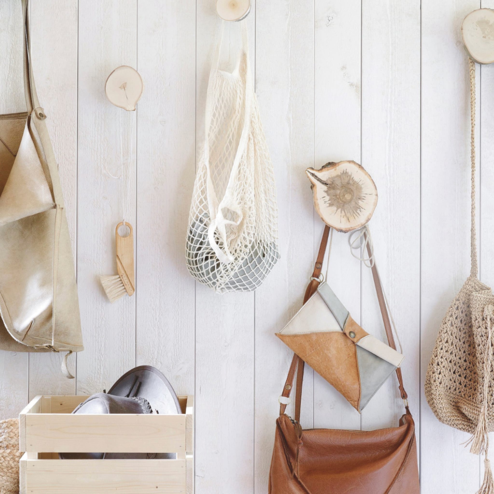 DIY wandhaken van takken
