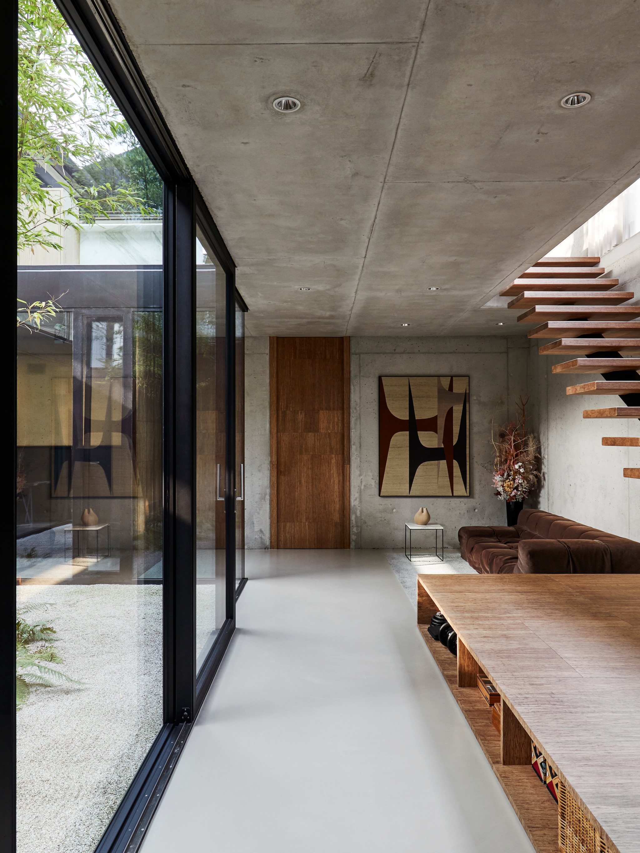 binnnekijken in villa in duin gebied