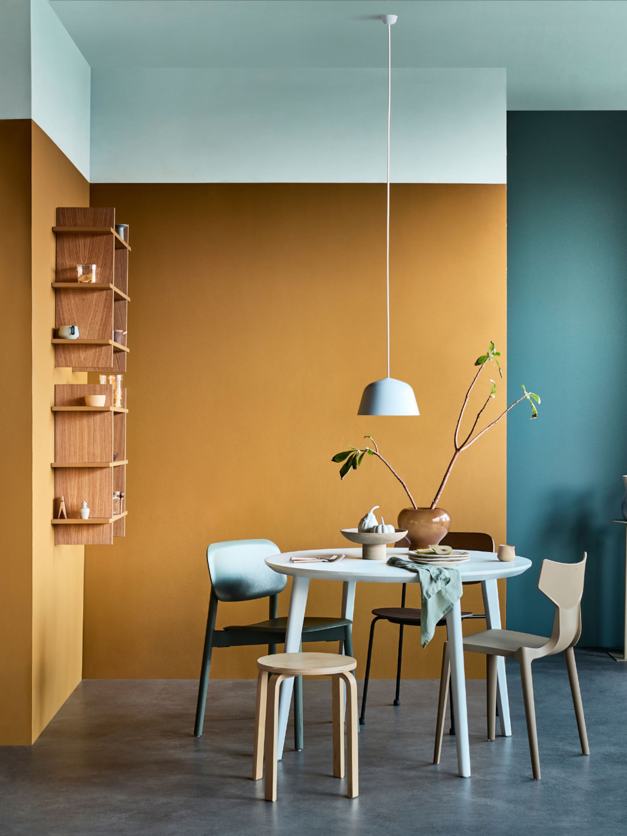 verschillende kleuren op de muur