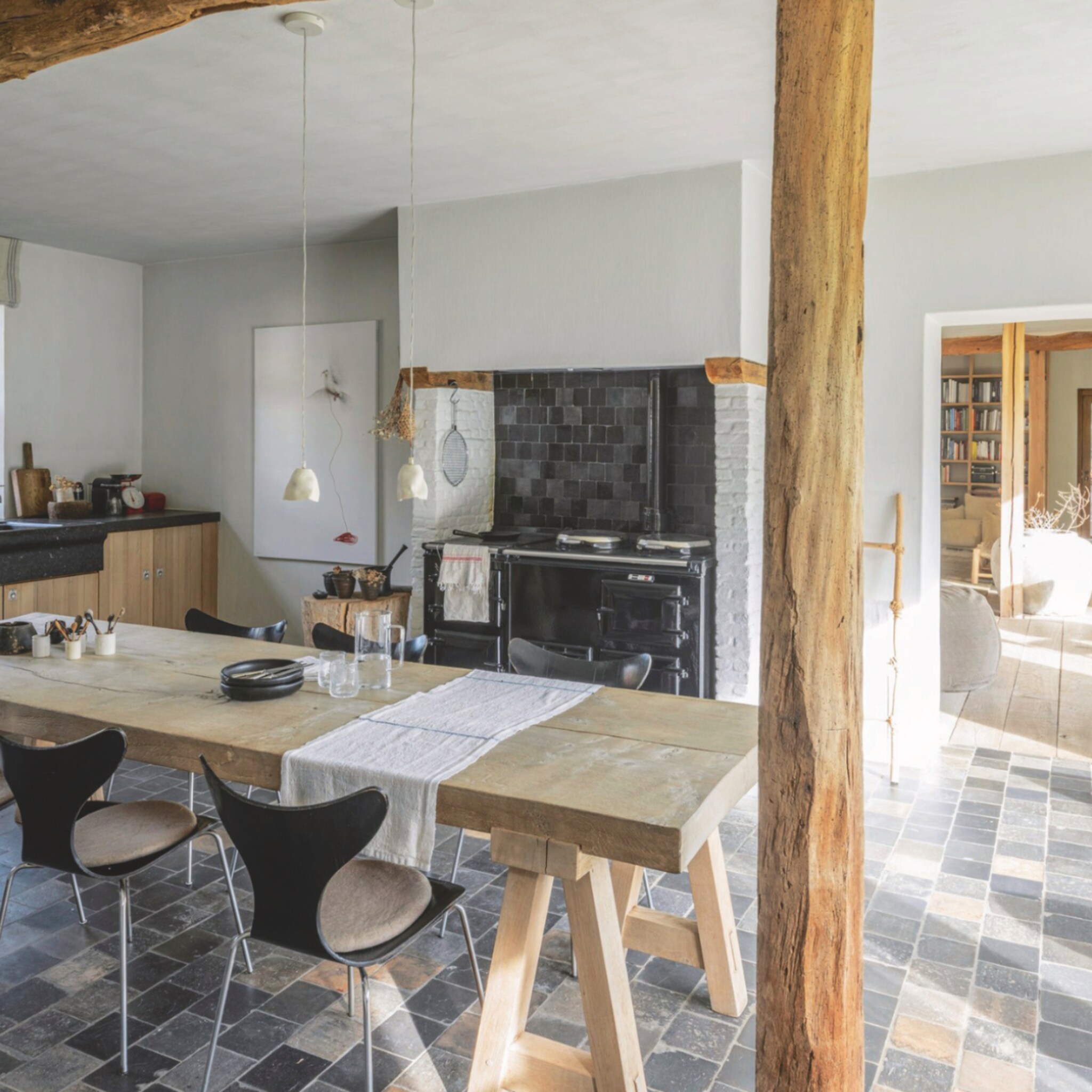 Binnenkijken in een landelijke eetkamer