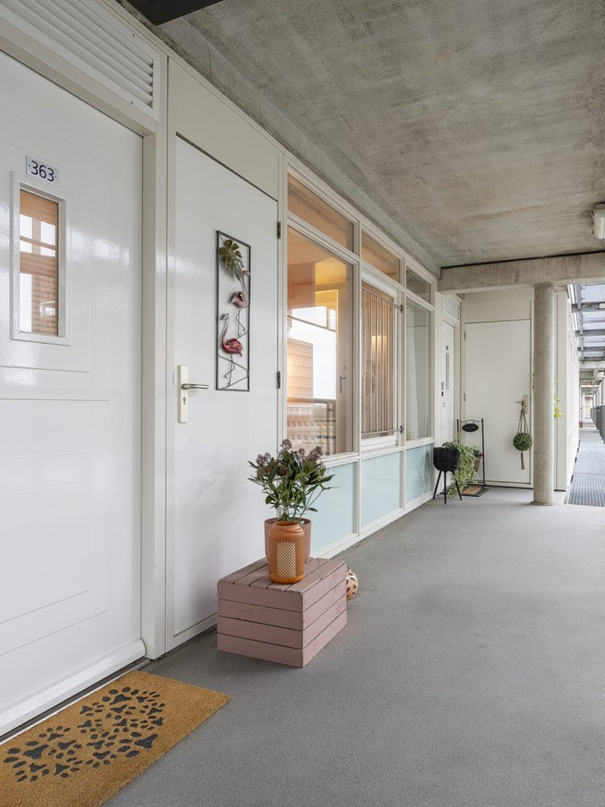 appartement in amsterdam pretty in pink