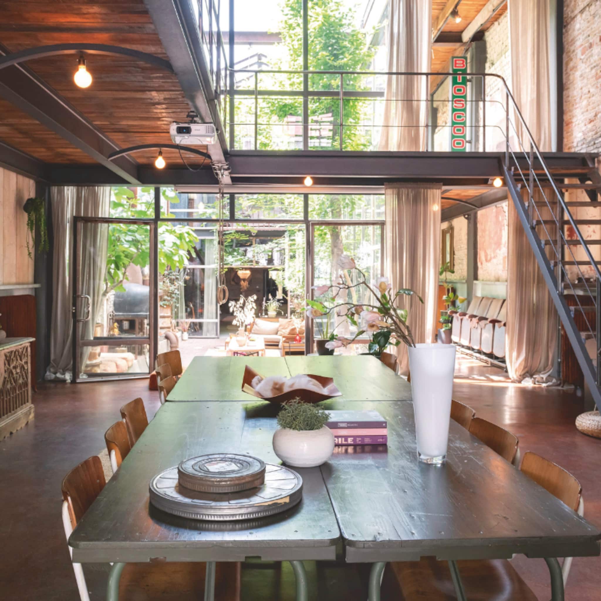 binnenkijken industriele voormalig bioscoop