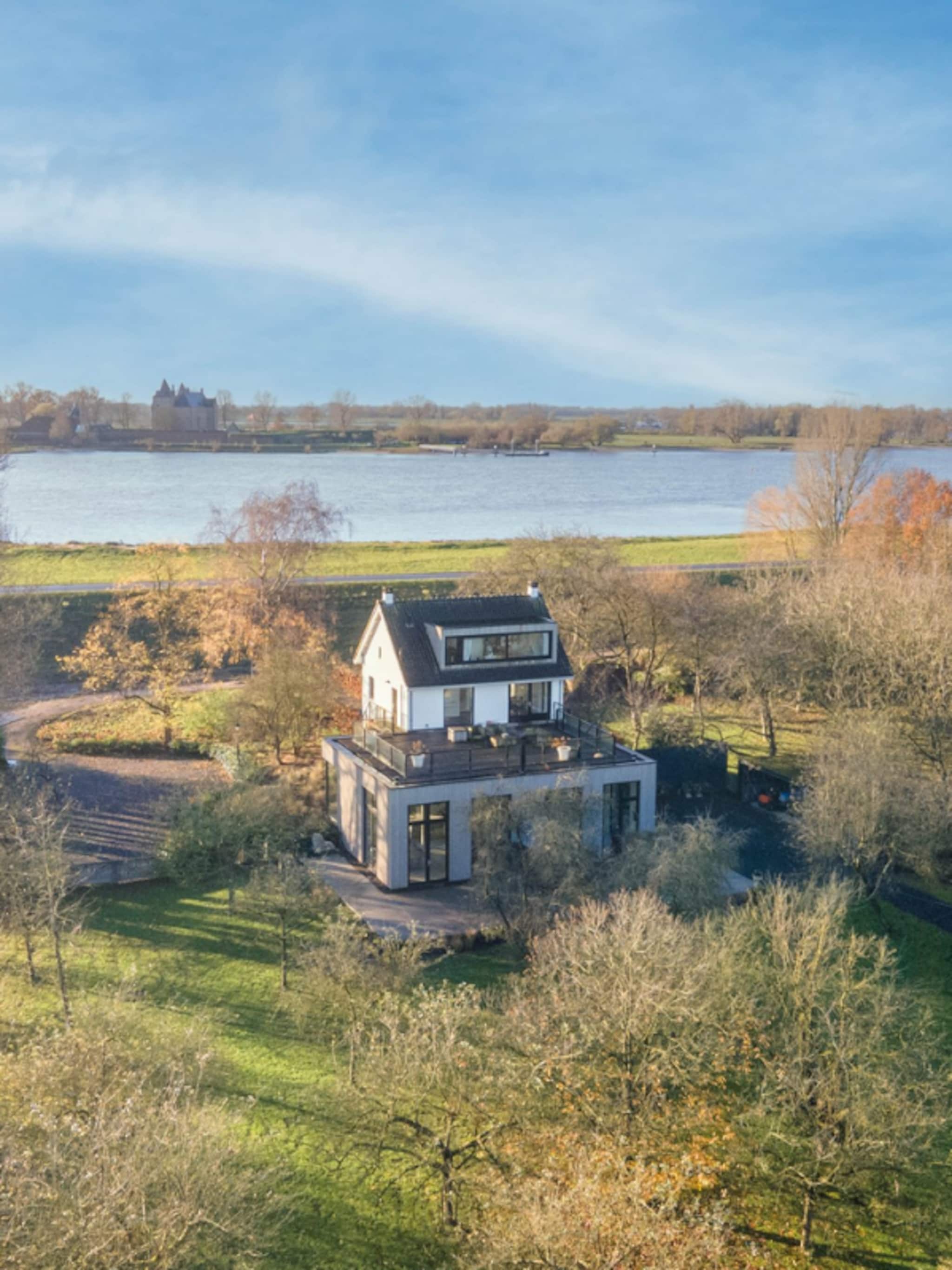 funda parel villa aan de waal