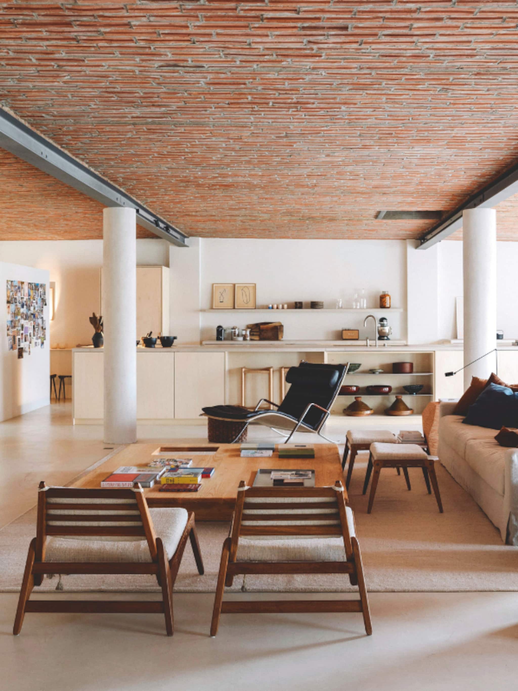 binnenkijken in villa met minimalistische stijl