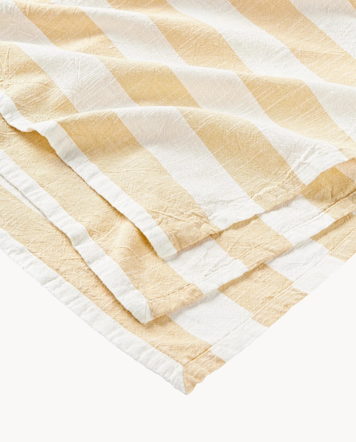 Katoenen tafelkleed Strip van Oyoy Living Design, 260x140 cm € 67,99 (westwing.nl). Westwing