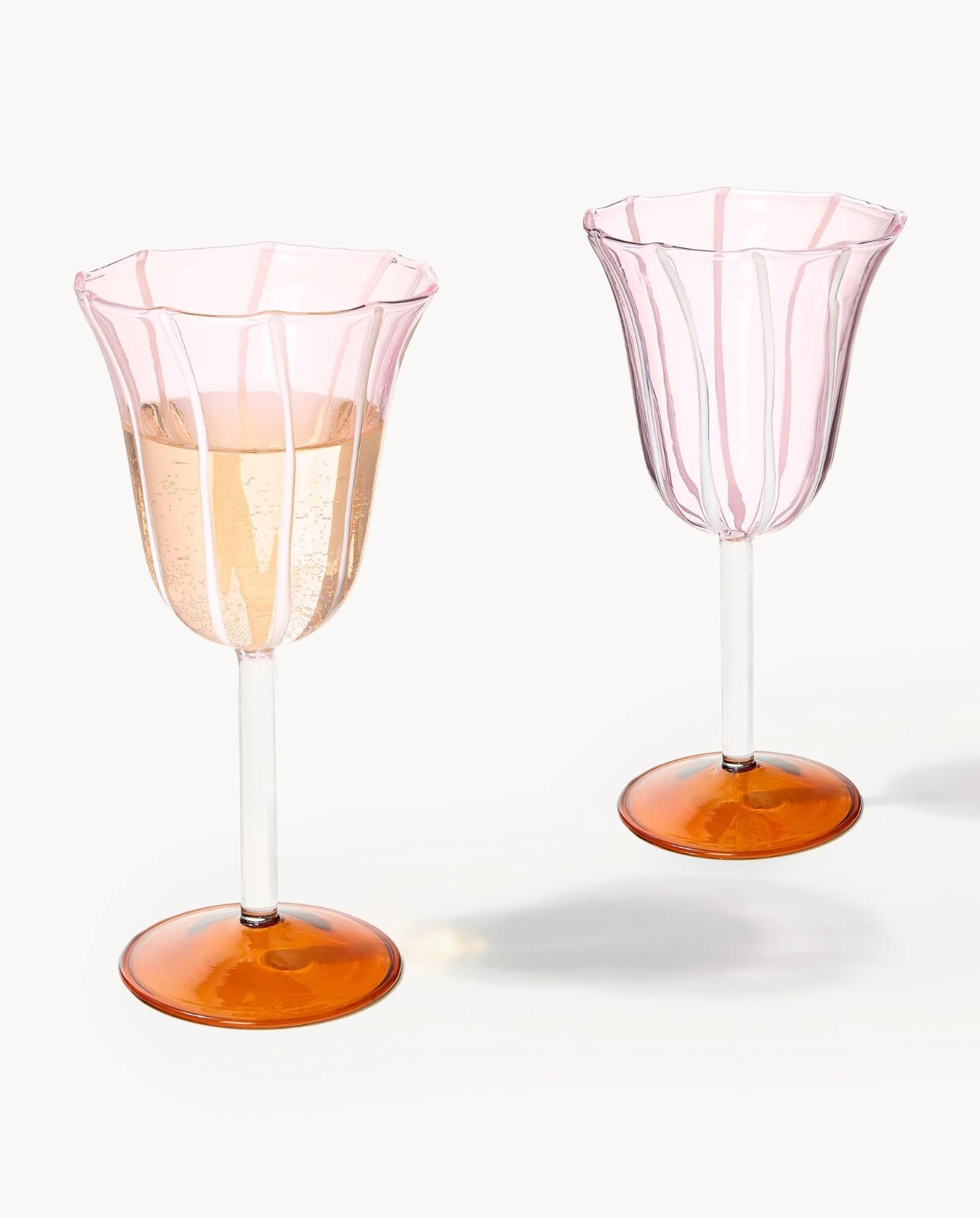 Handgemaakte borosilicaatglazen wijnglazen Eve van &amp;Klevering, 180 ml / 9x18 cm (Øxh) set van 2 € 44,99 (westwing.nl). Westwing