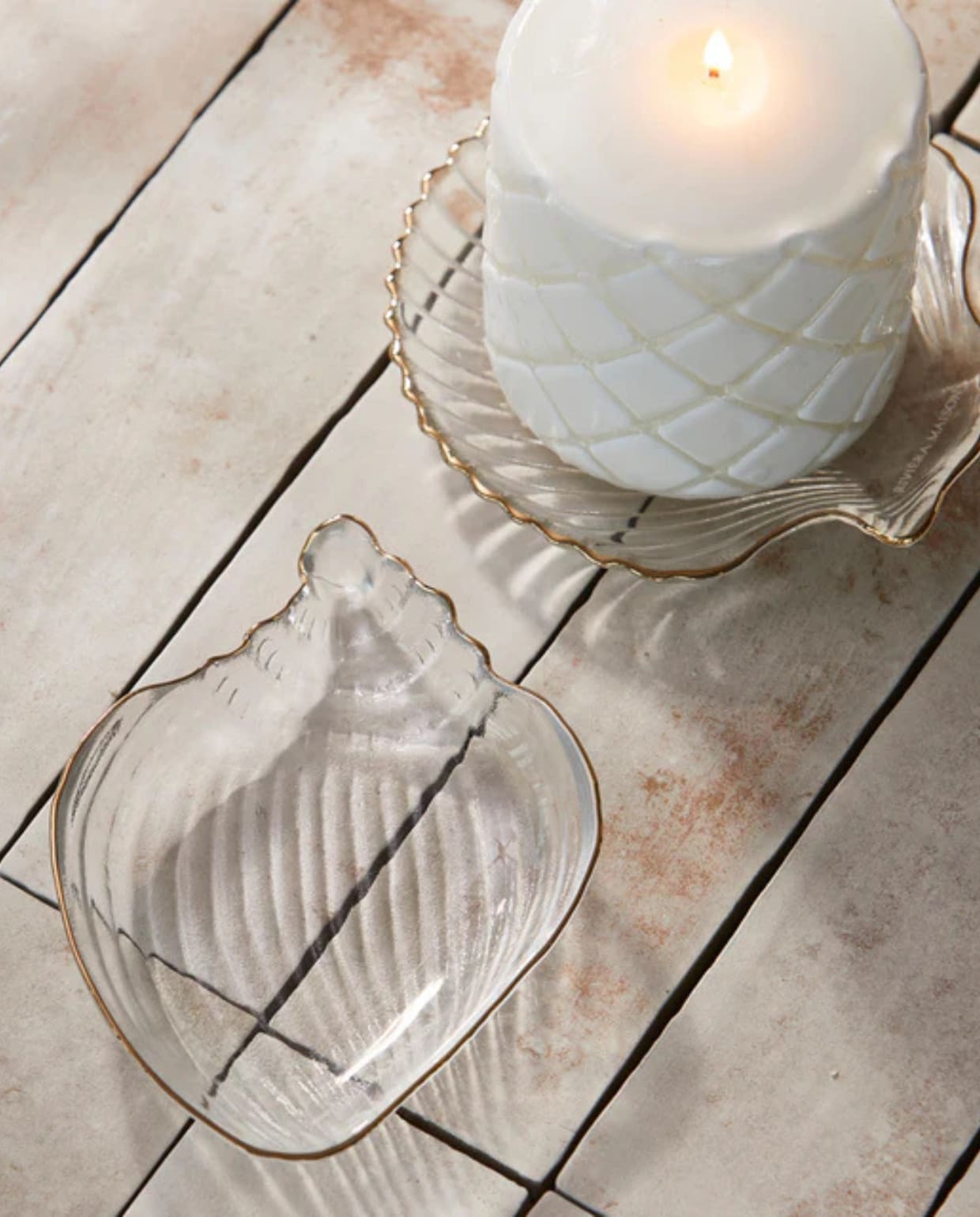 Shop op shop.vtwonen.nl: handgemaakte glazen schaal Sea Shell van Rivièra Maison, 10,5x15 cm € 7,95. Rivièra Maison