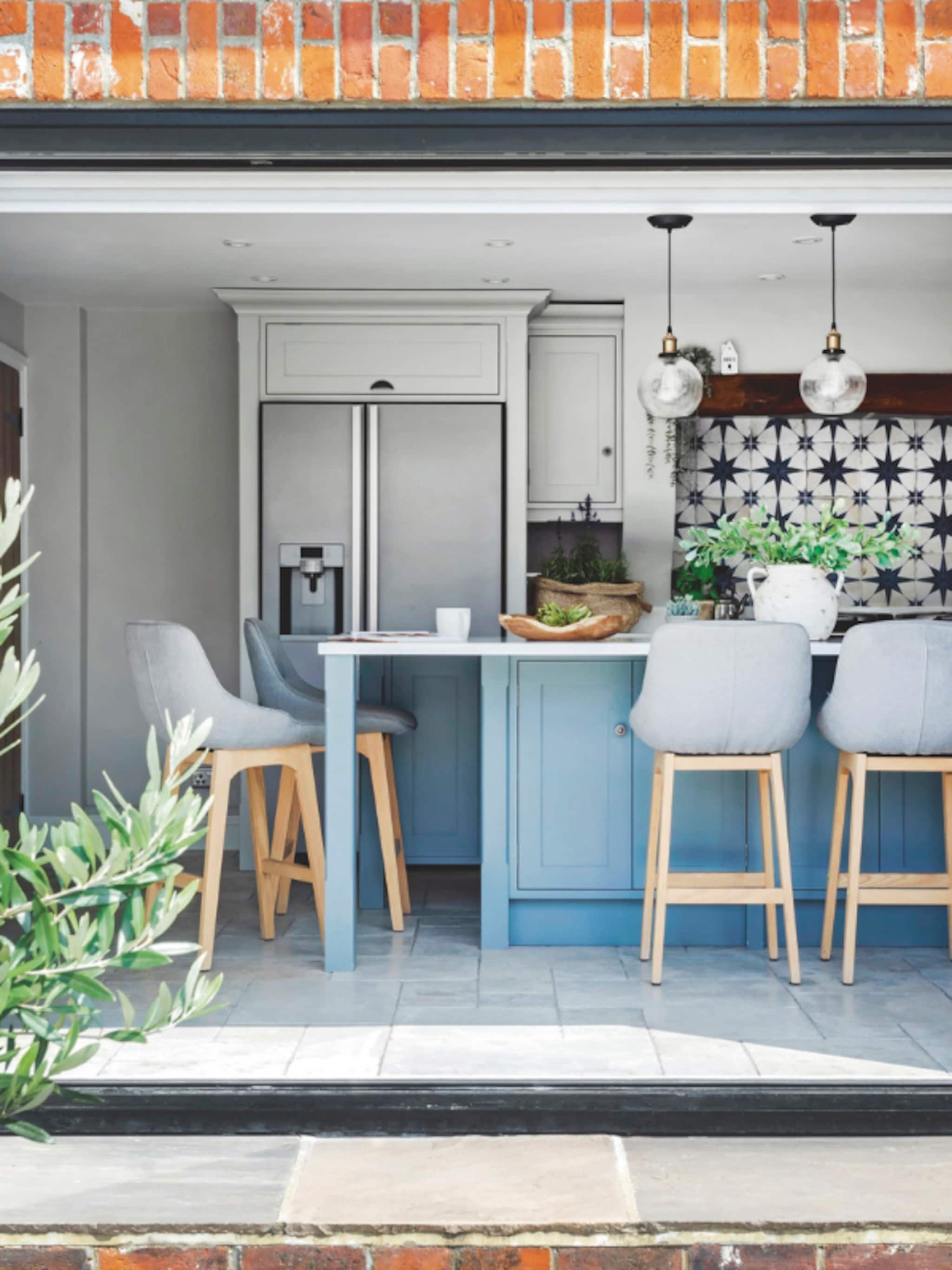 3x binnenkijken in blauwe keuken