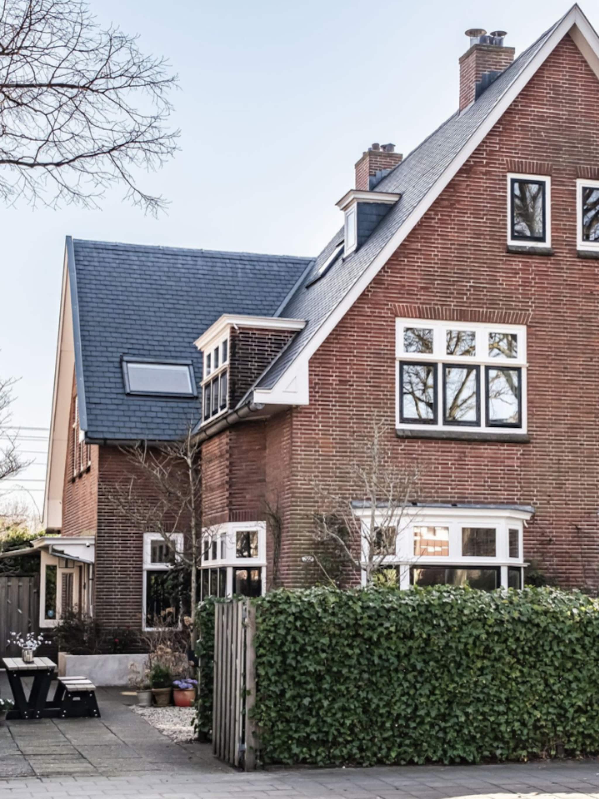 funda parel halfvrijstaande villa klassieke details